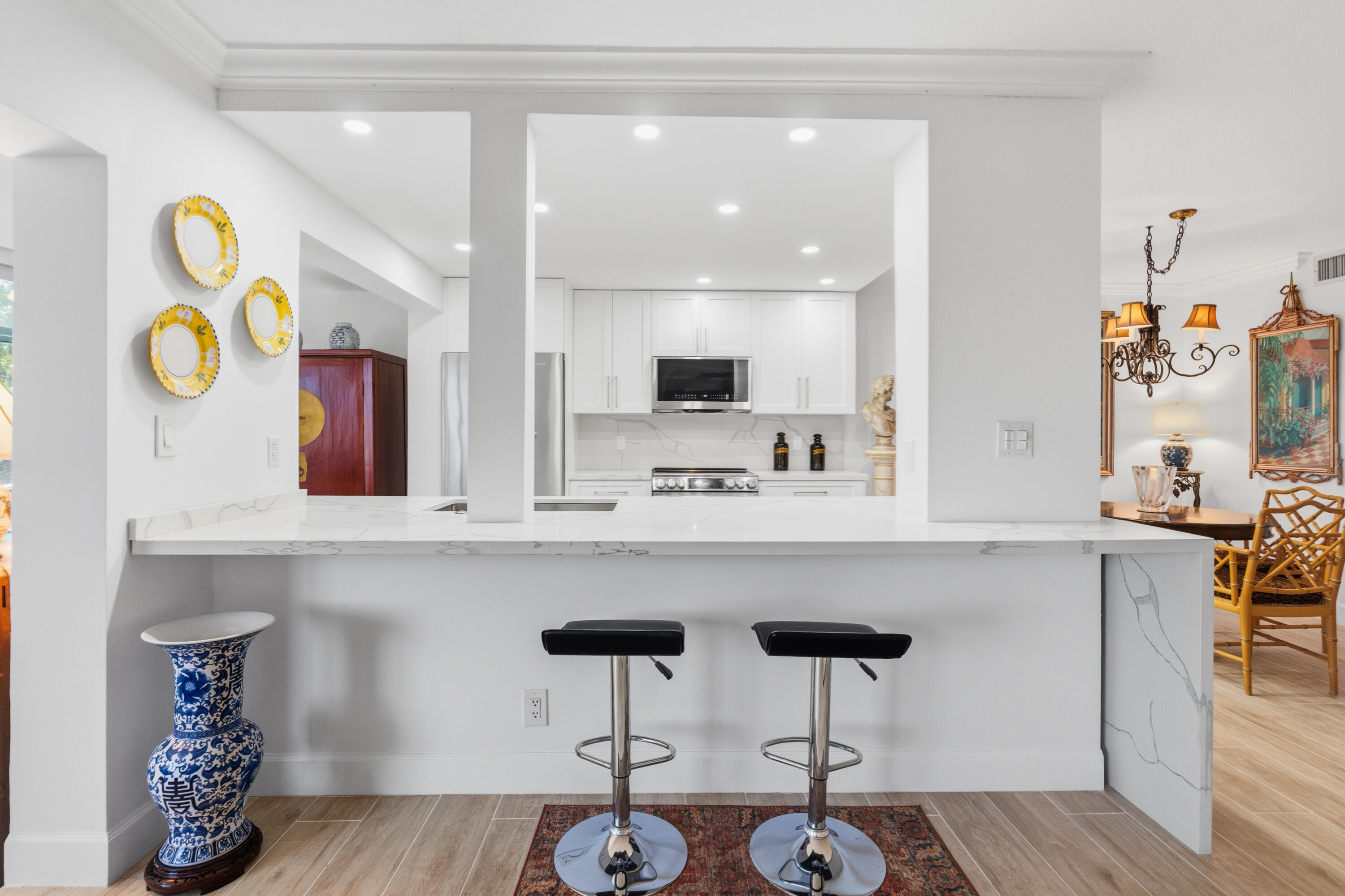 WINSTON CONDO - Residential