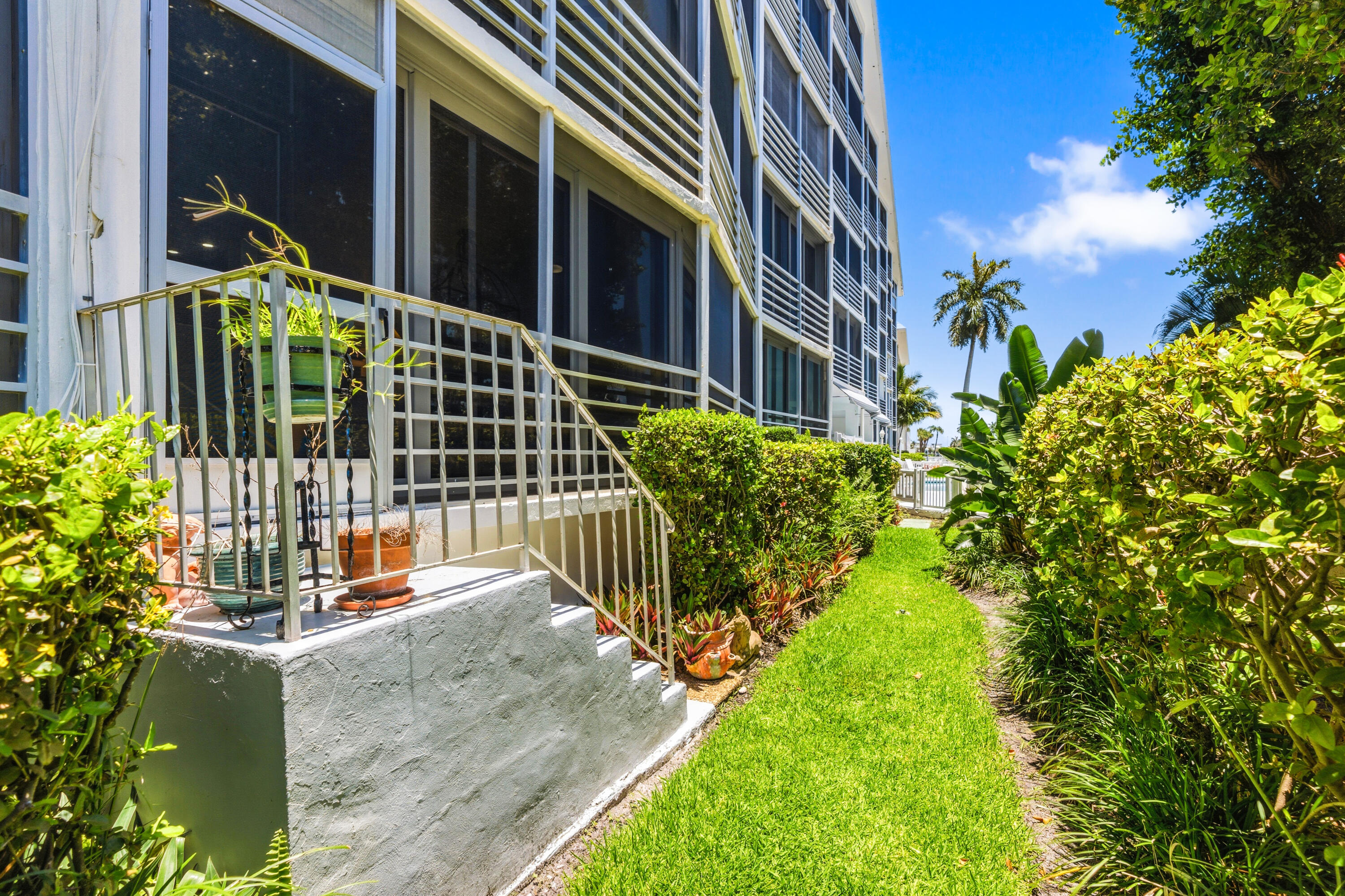 WINSTON CONDO - Residential