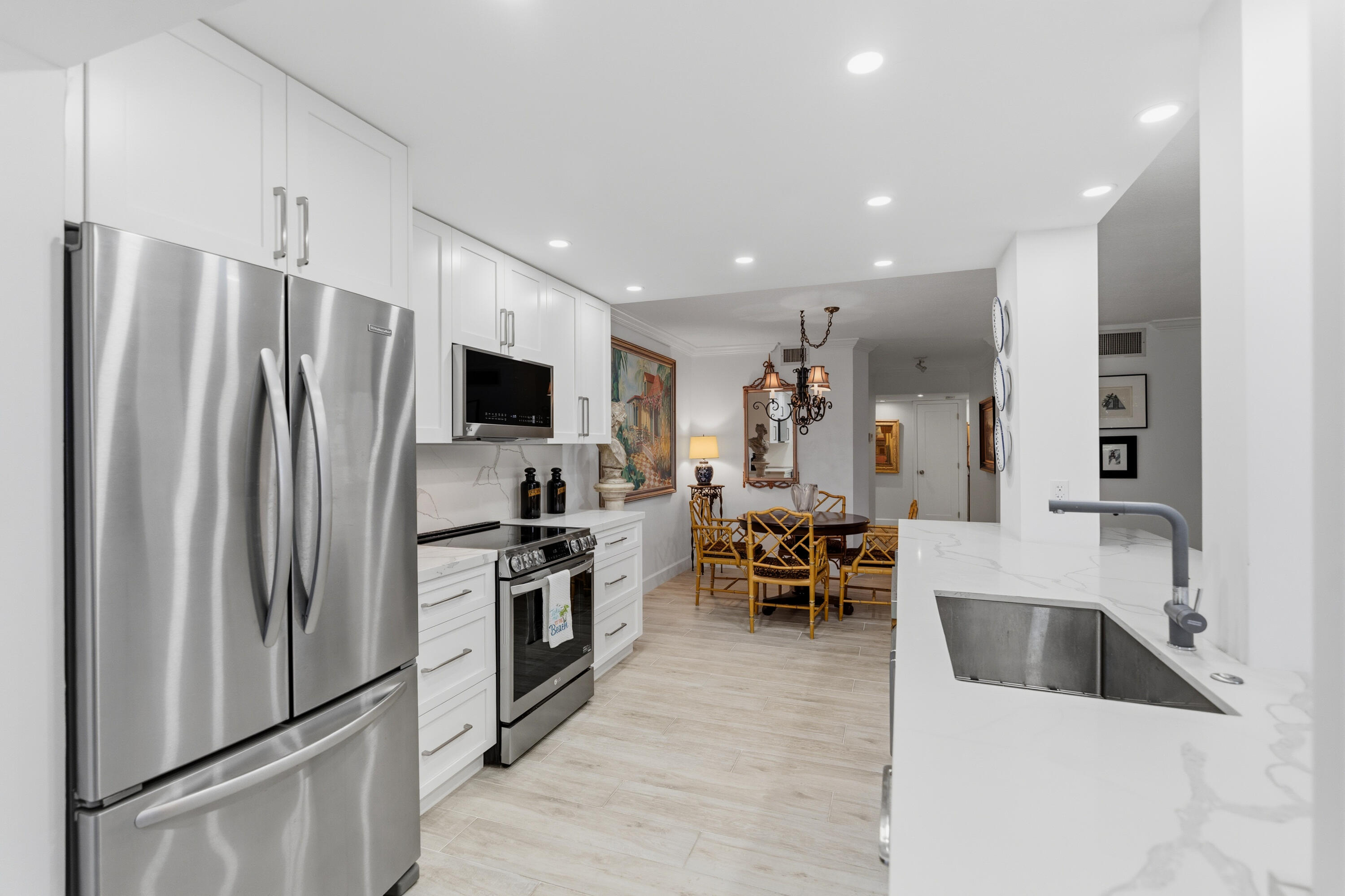 WINSTON CONDO - Residential