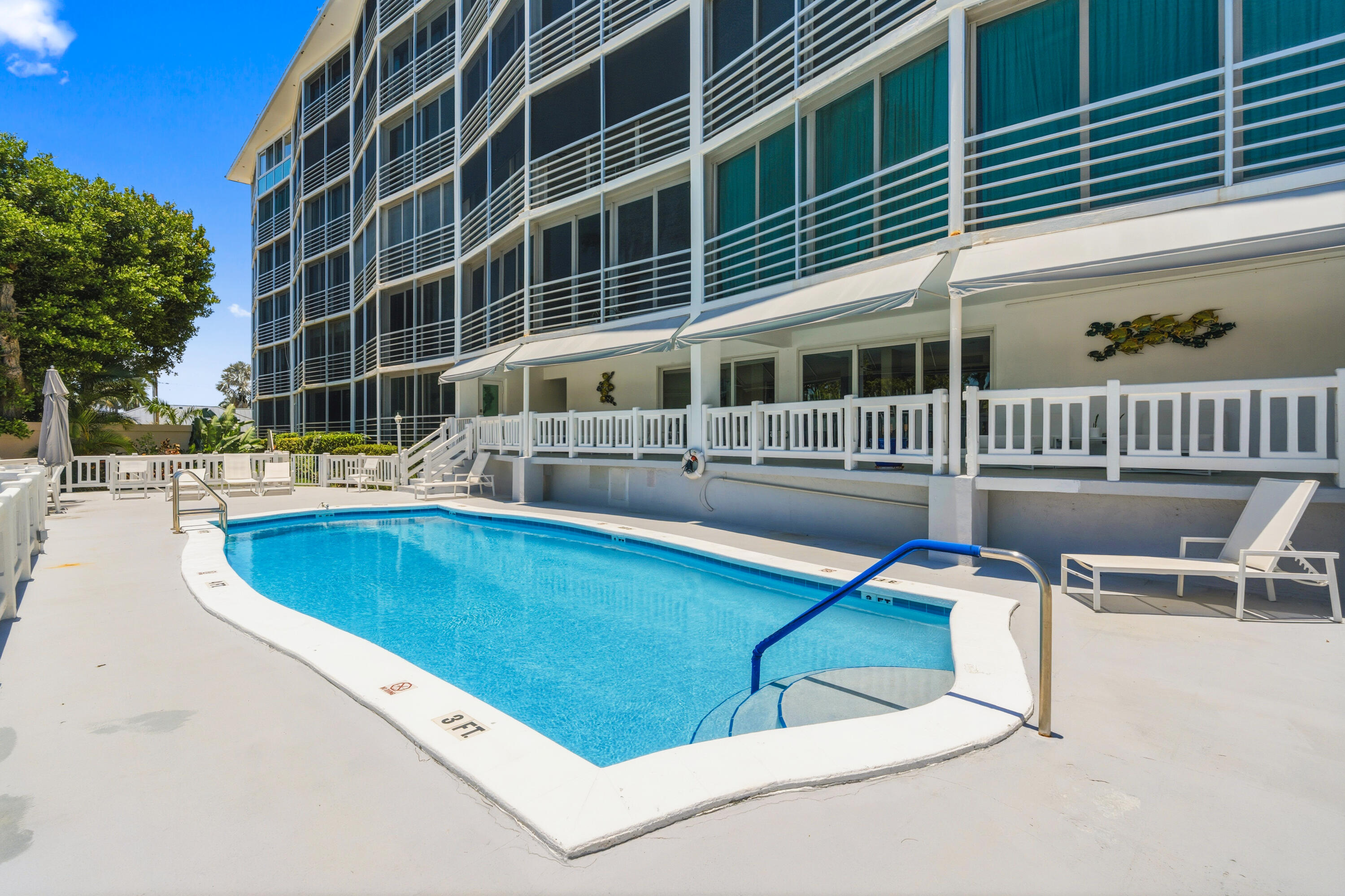 WINSTON CONDO - Residential