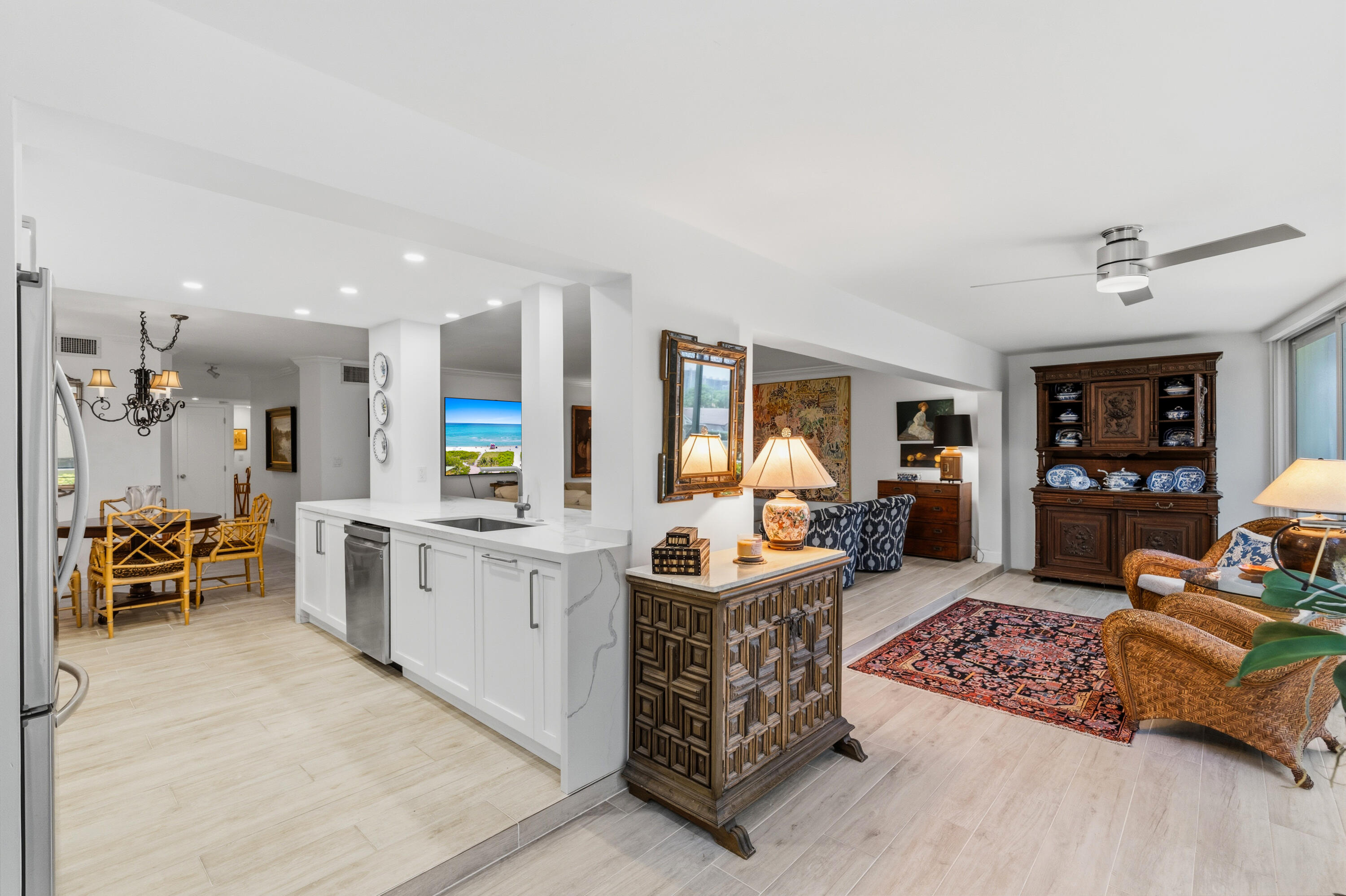 WINSTON CONDO - Residential
