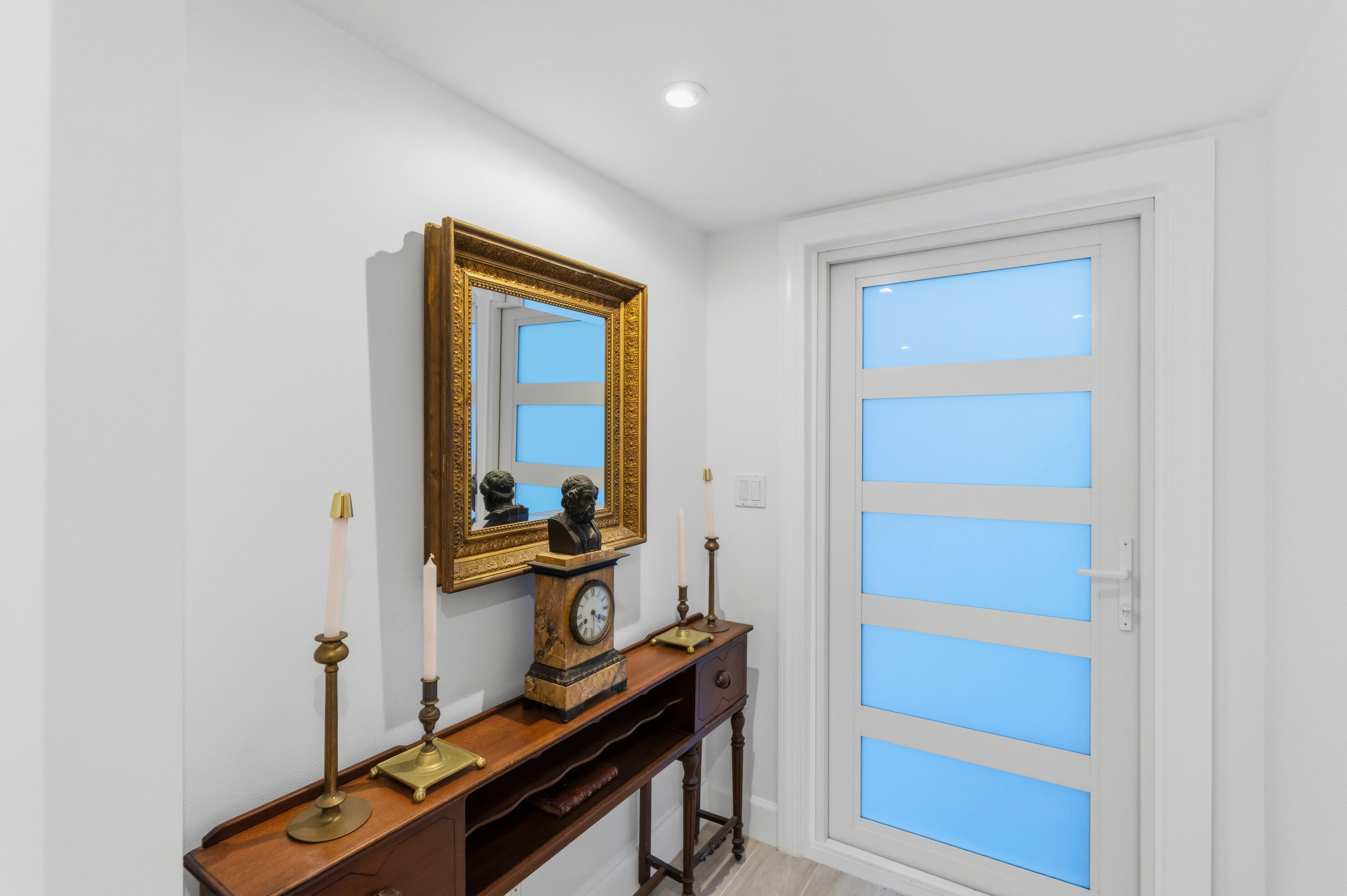 WINSTON CONDO - Residential