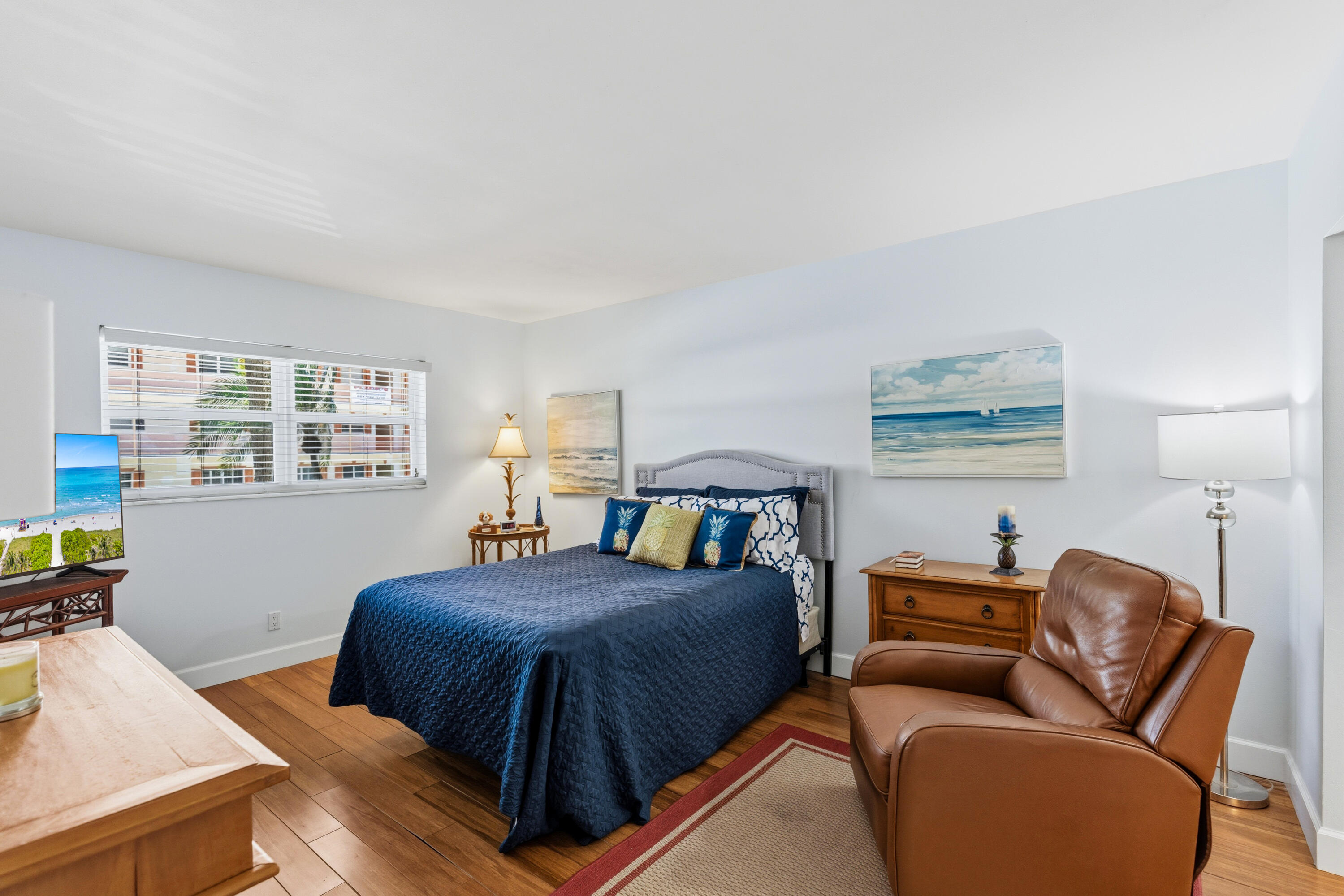 WINSTON CONDO - Residential