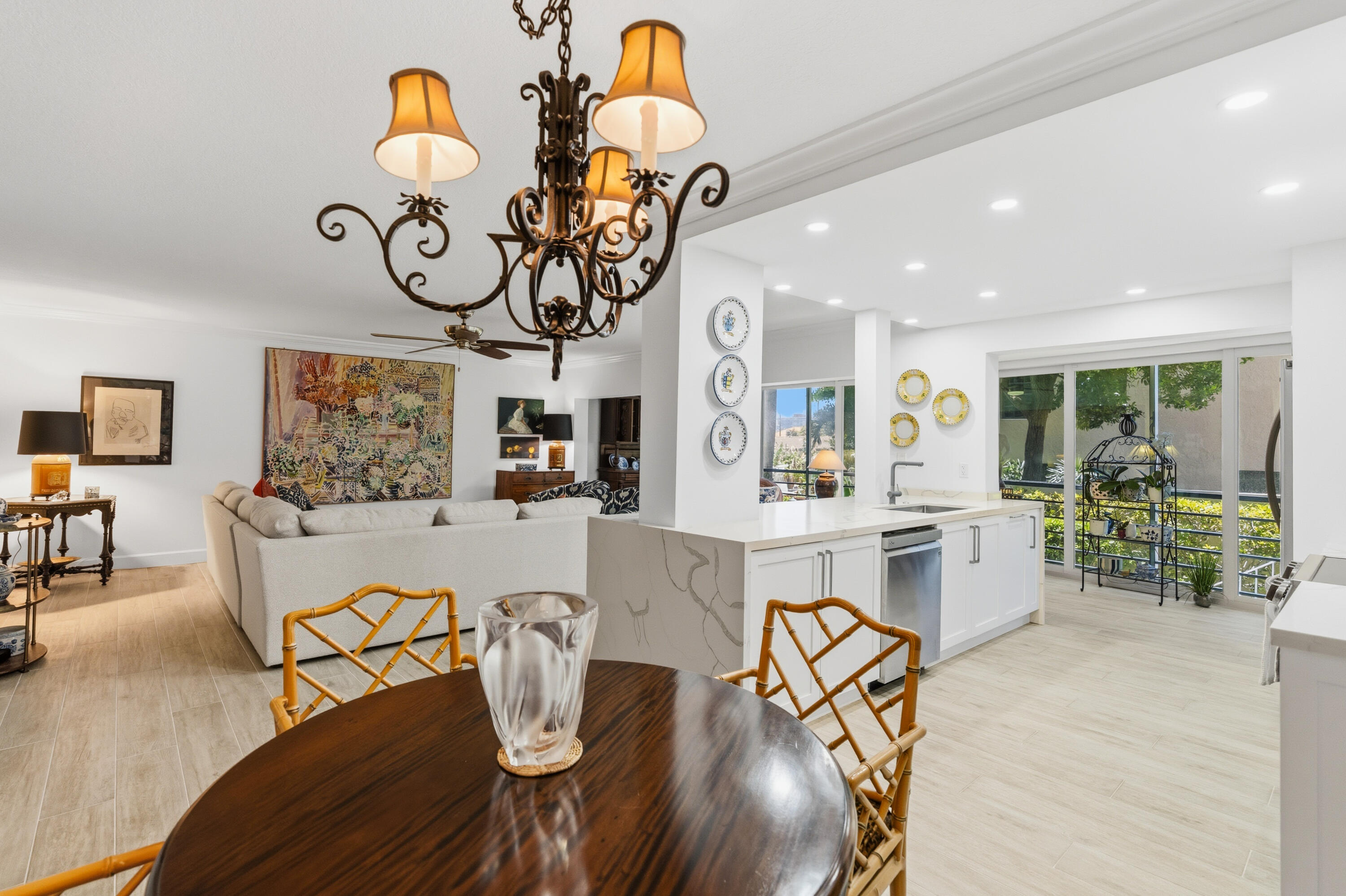 WINSTON CONDO - Residential