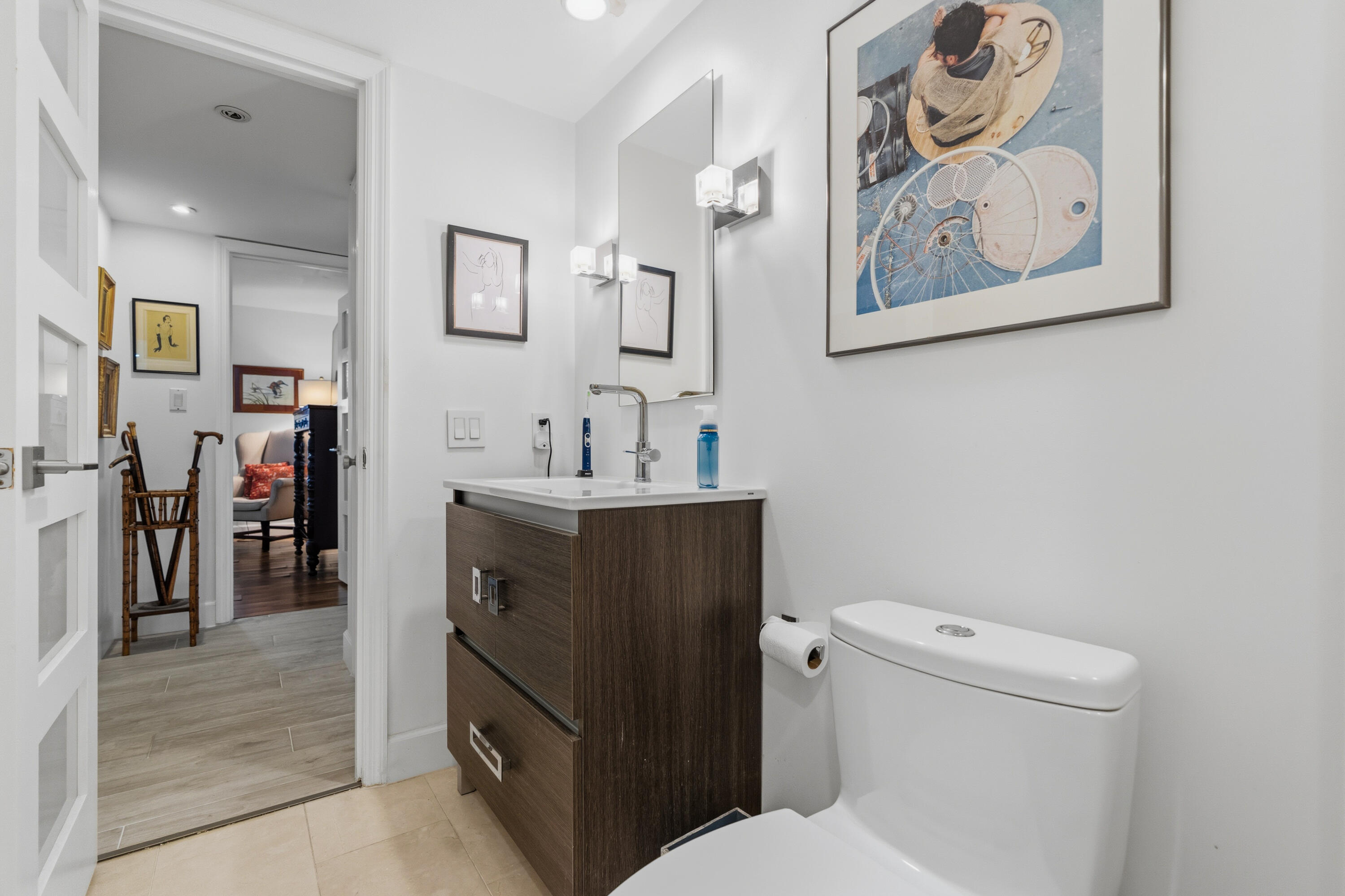 WINSTON CONDO - Residential