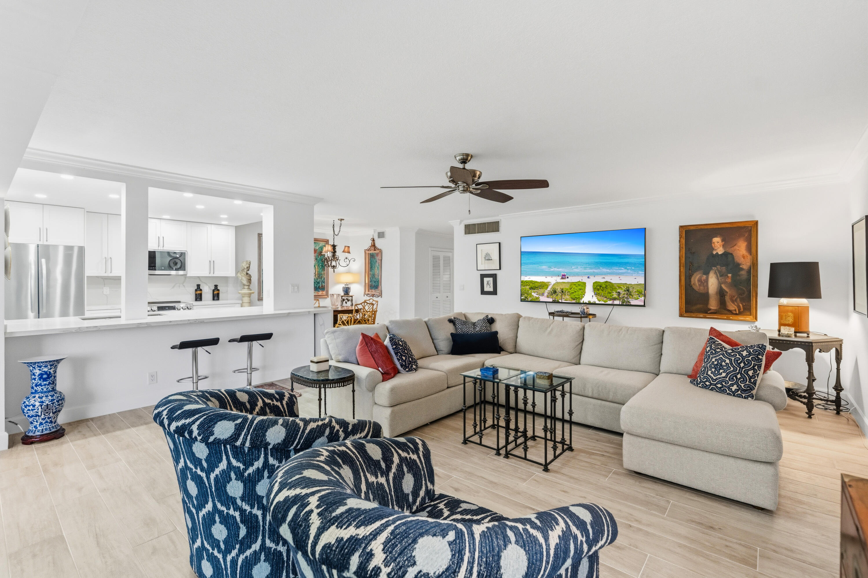 WINSTON CONDO - Residential