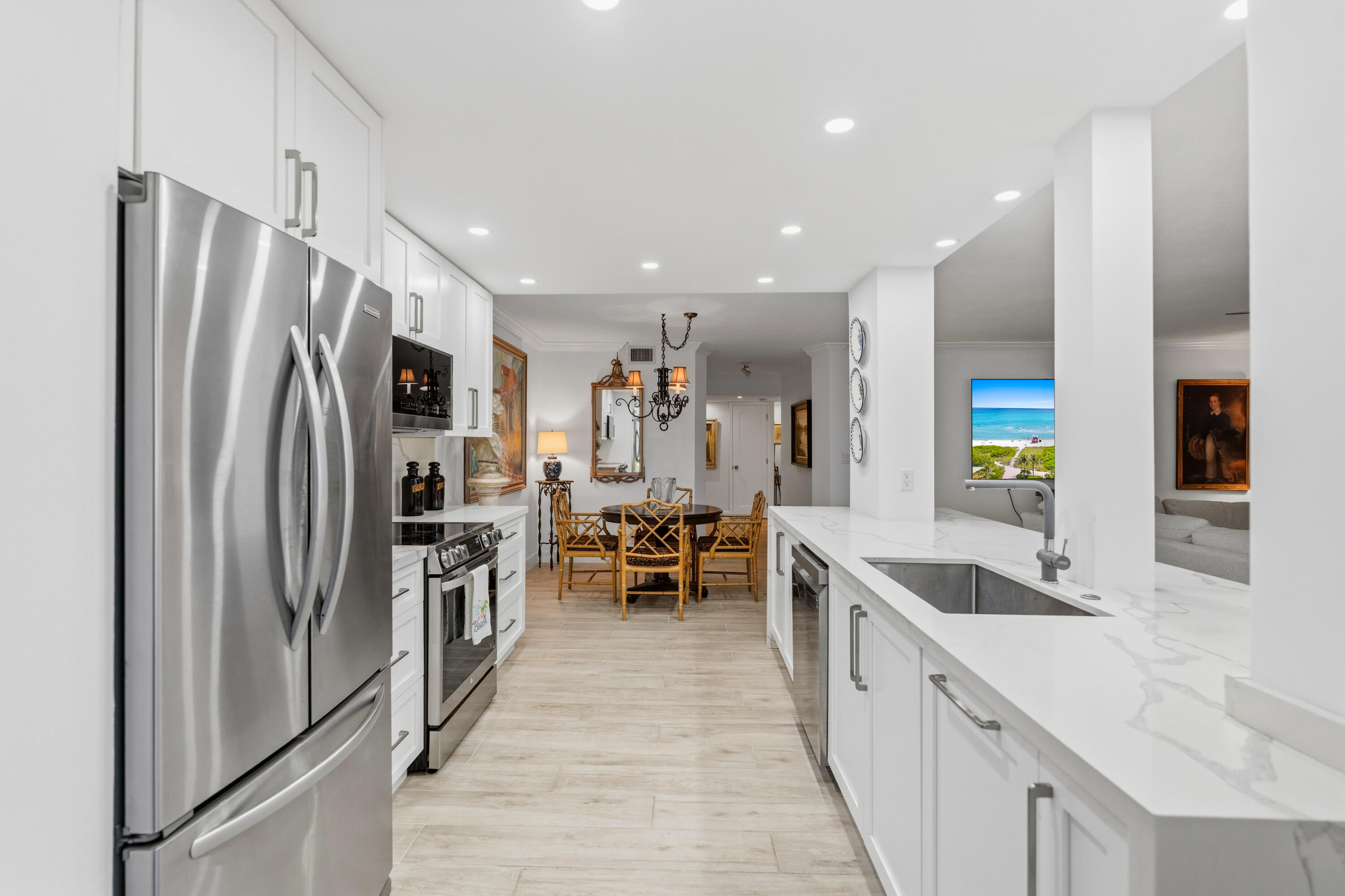 WINSTON CONDO - Residential