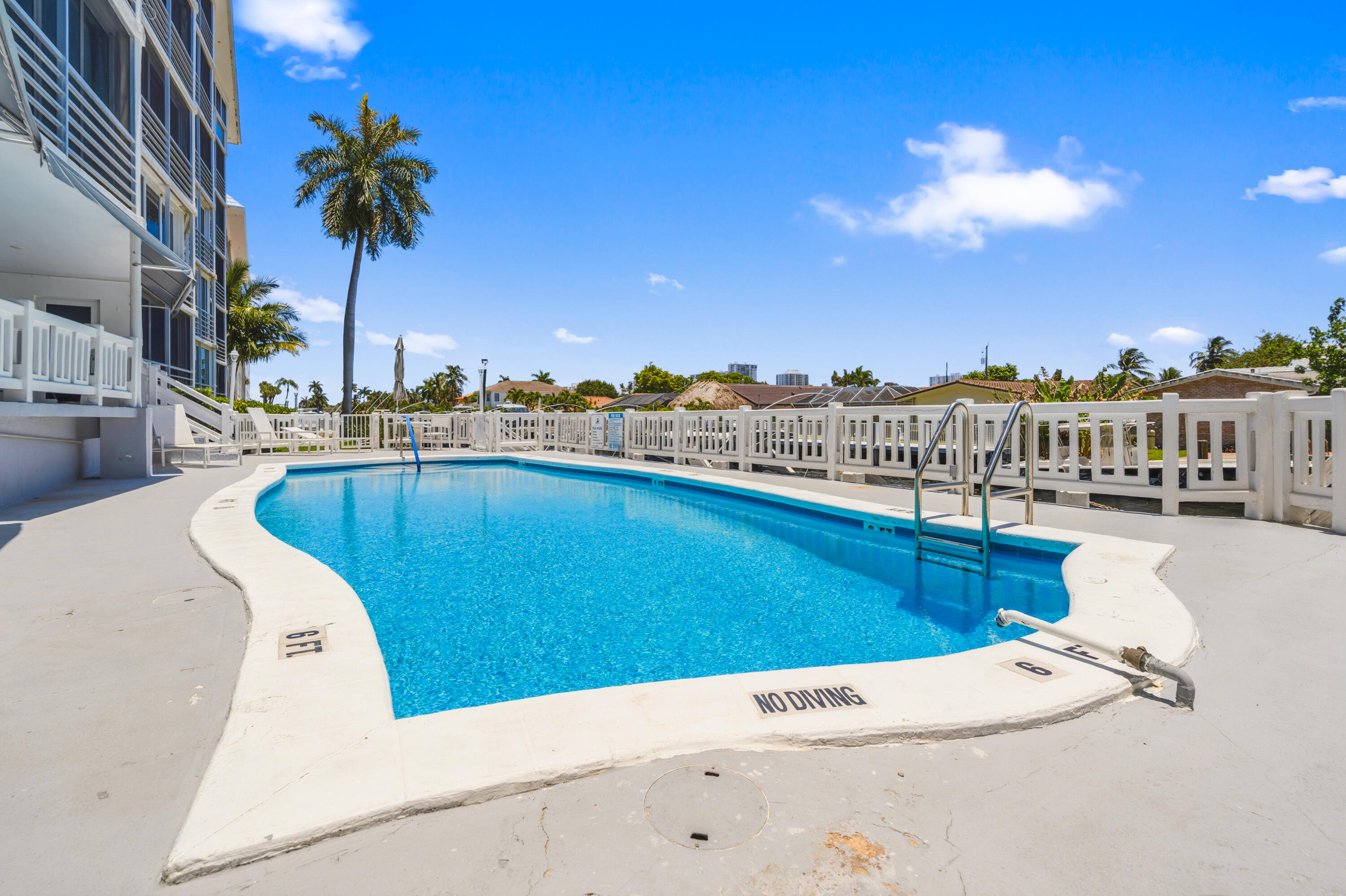 WINSTON CONDO - Residential