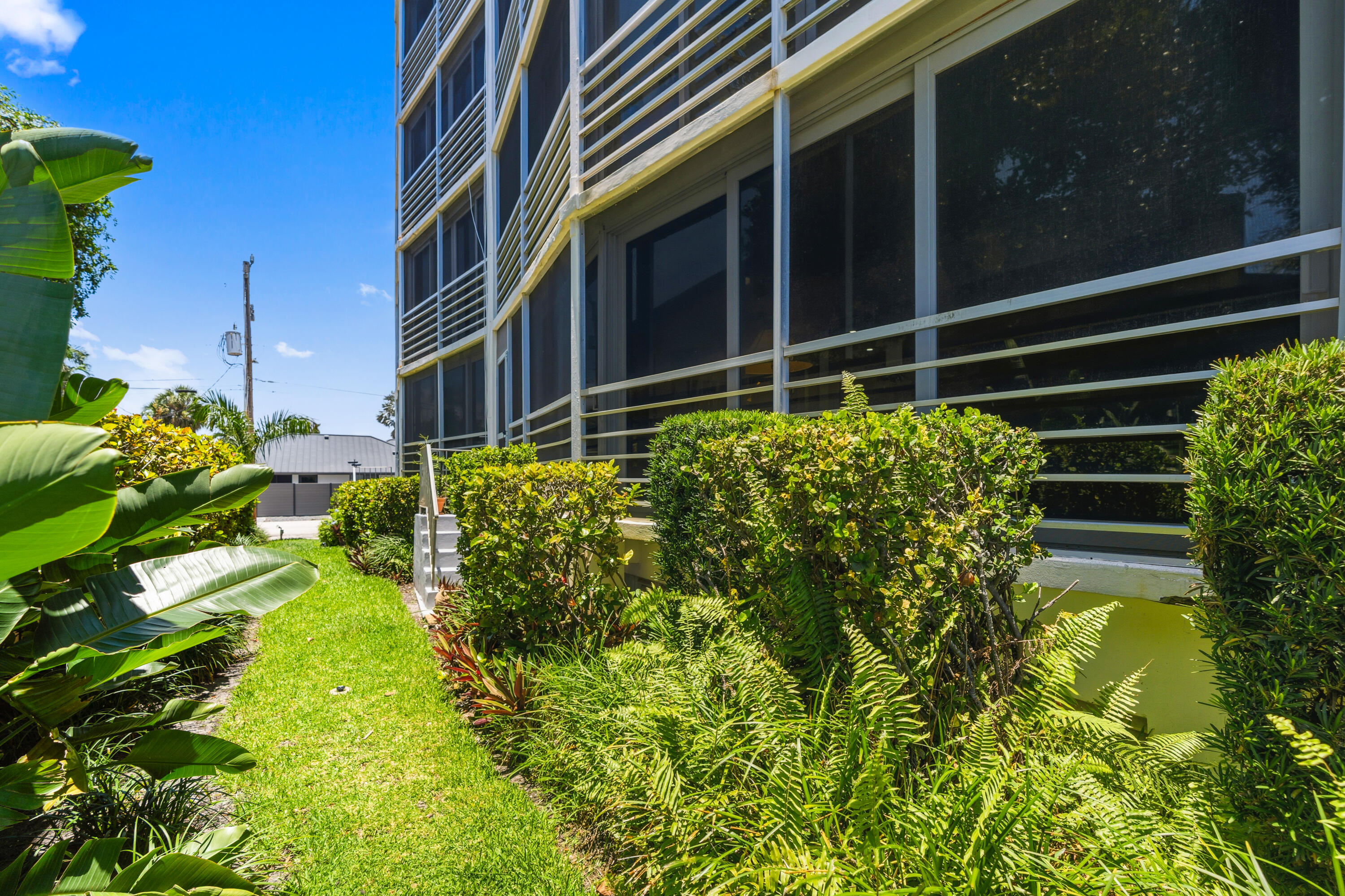 WINSTON CONDO - Residential