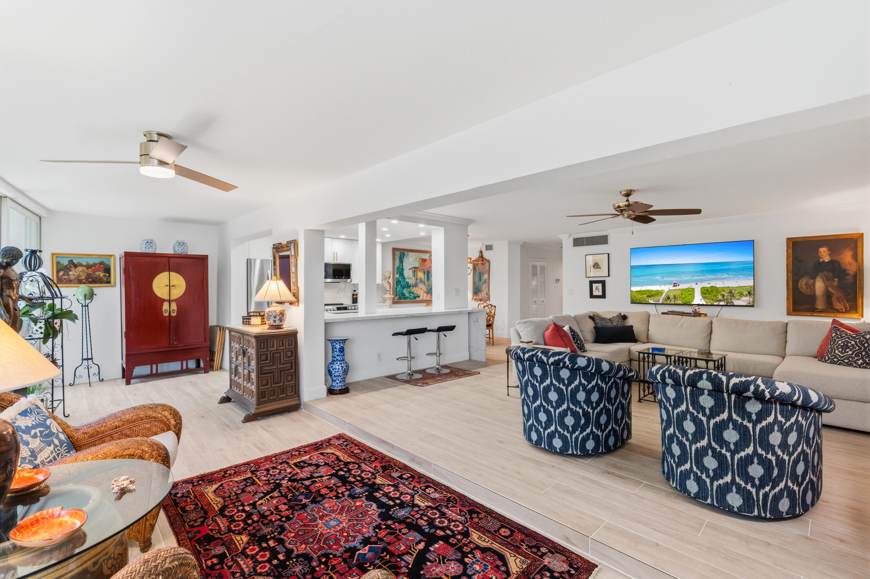 WINSTON CONDO - Residential