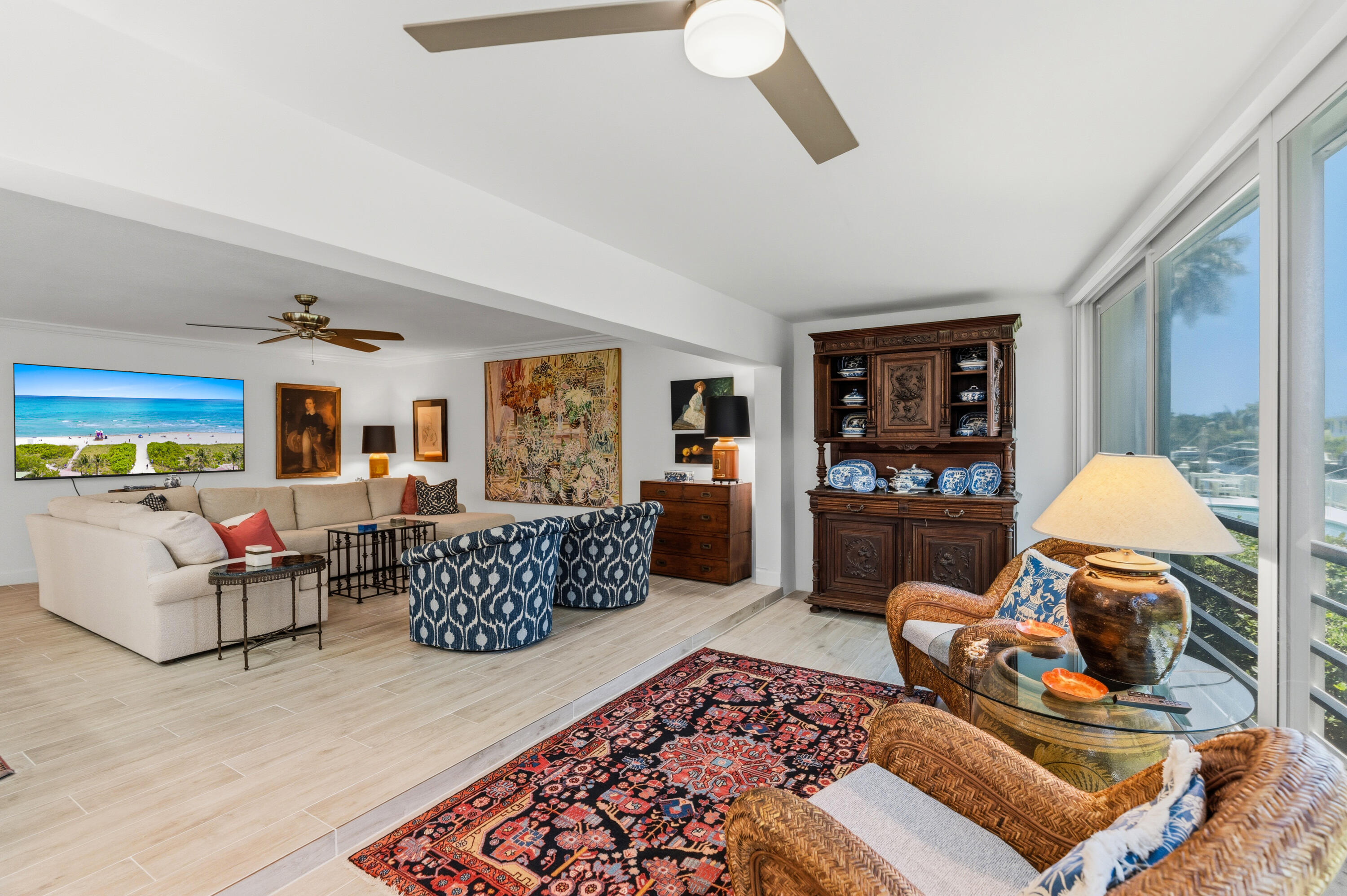 WINSTON CONDO - Residential