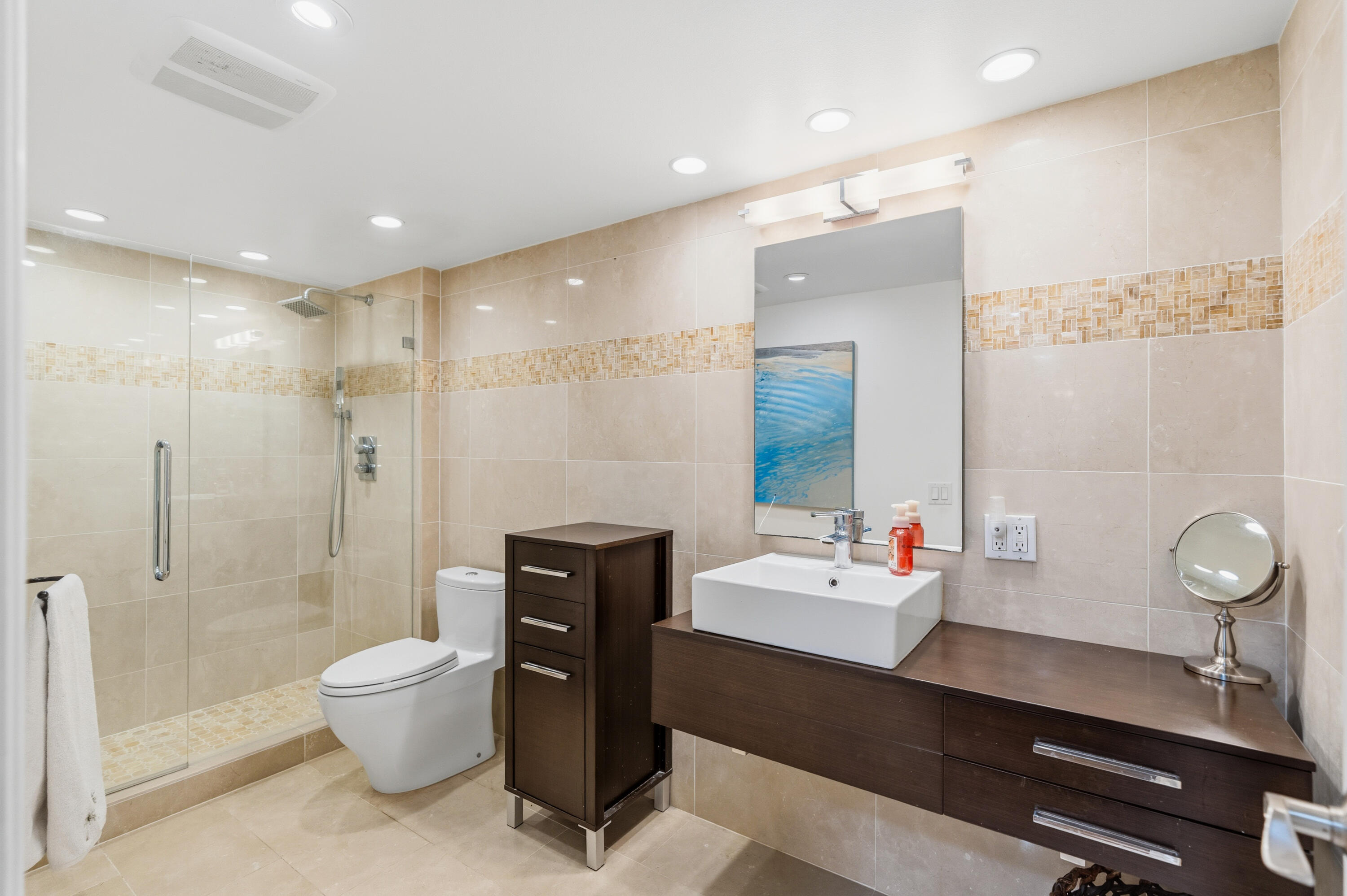 WINSTON CONDO - Residential
