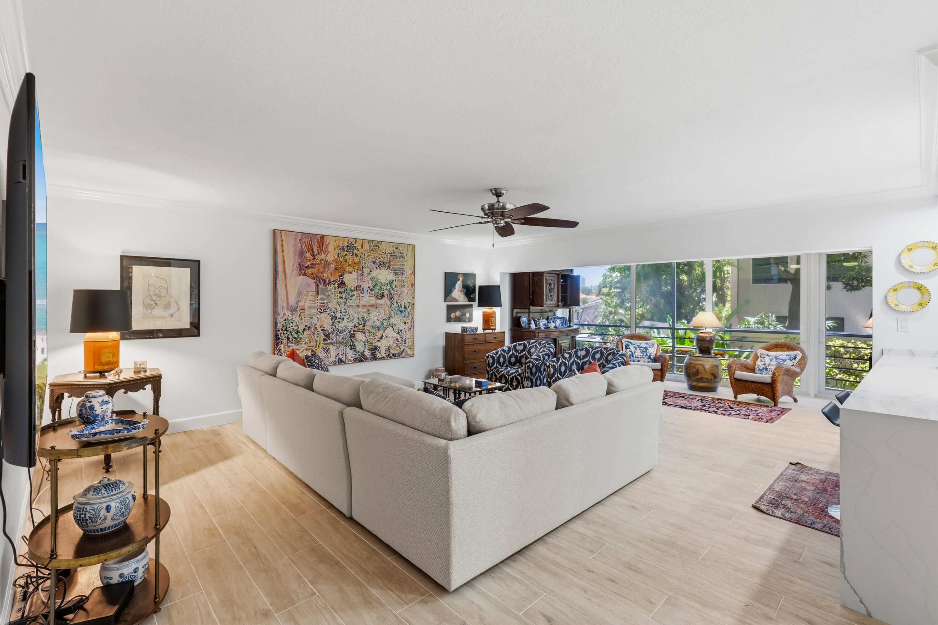 WINSTON CONDO - Residential