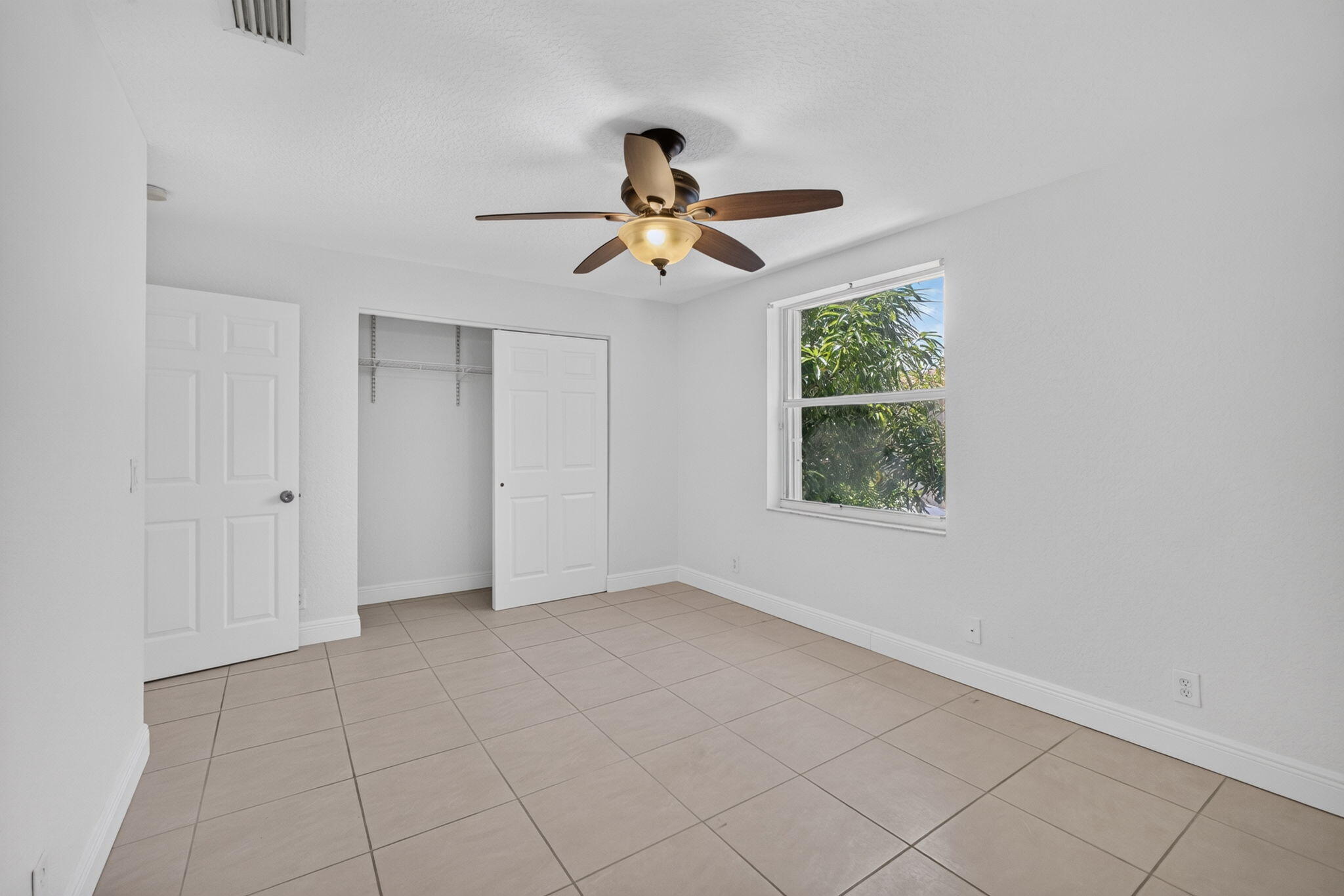 SUMMIT LAKE - Residential