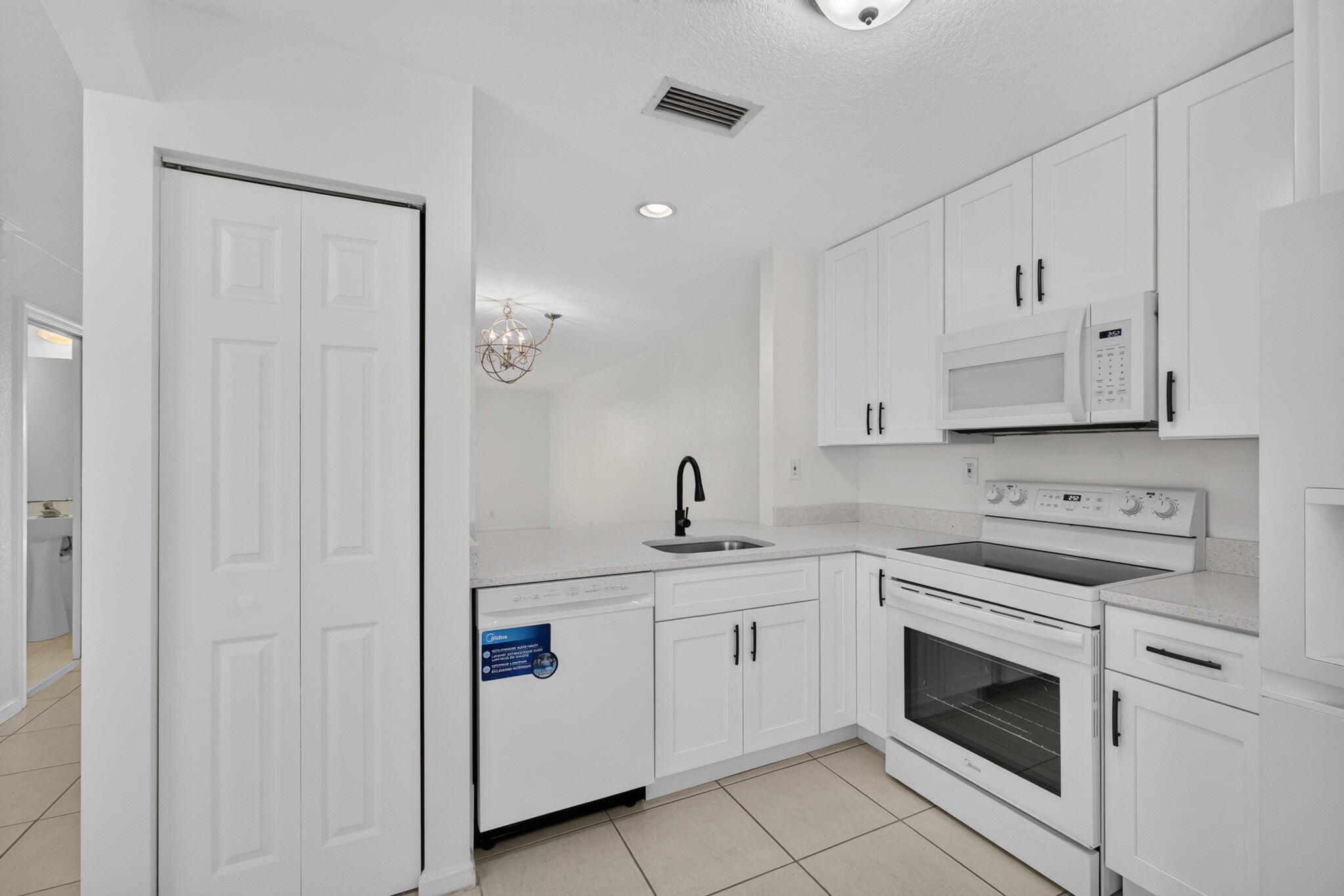 SUMMIT LAKE - Residential