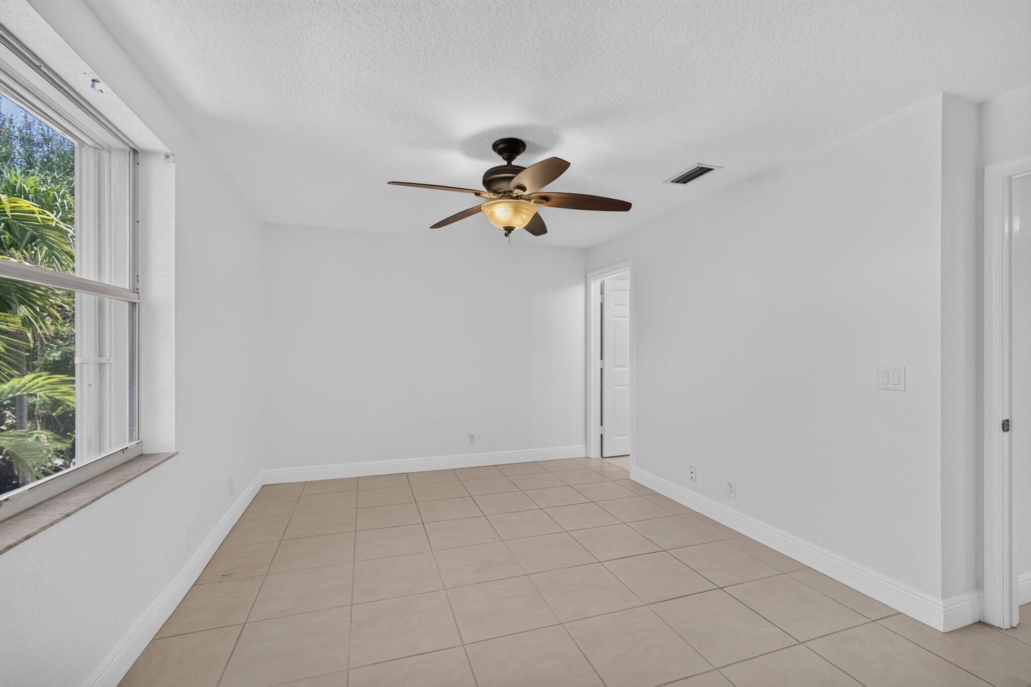 SUMMIT LAKE - Residential