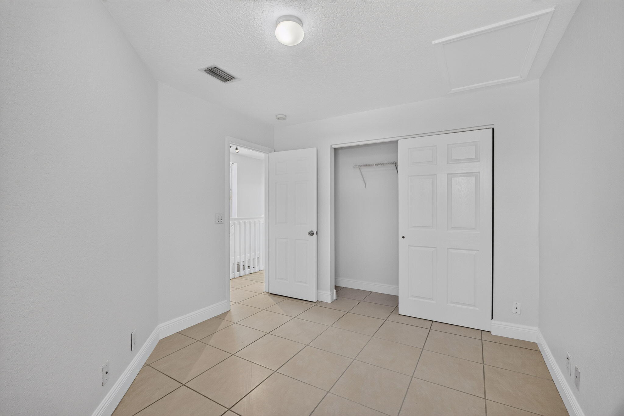 SUMMIT LAKE - Residential