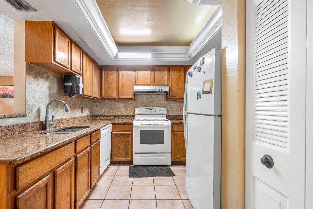 LANTANA PINES 1 SPORTSMENS CLUB - Residential Lease