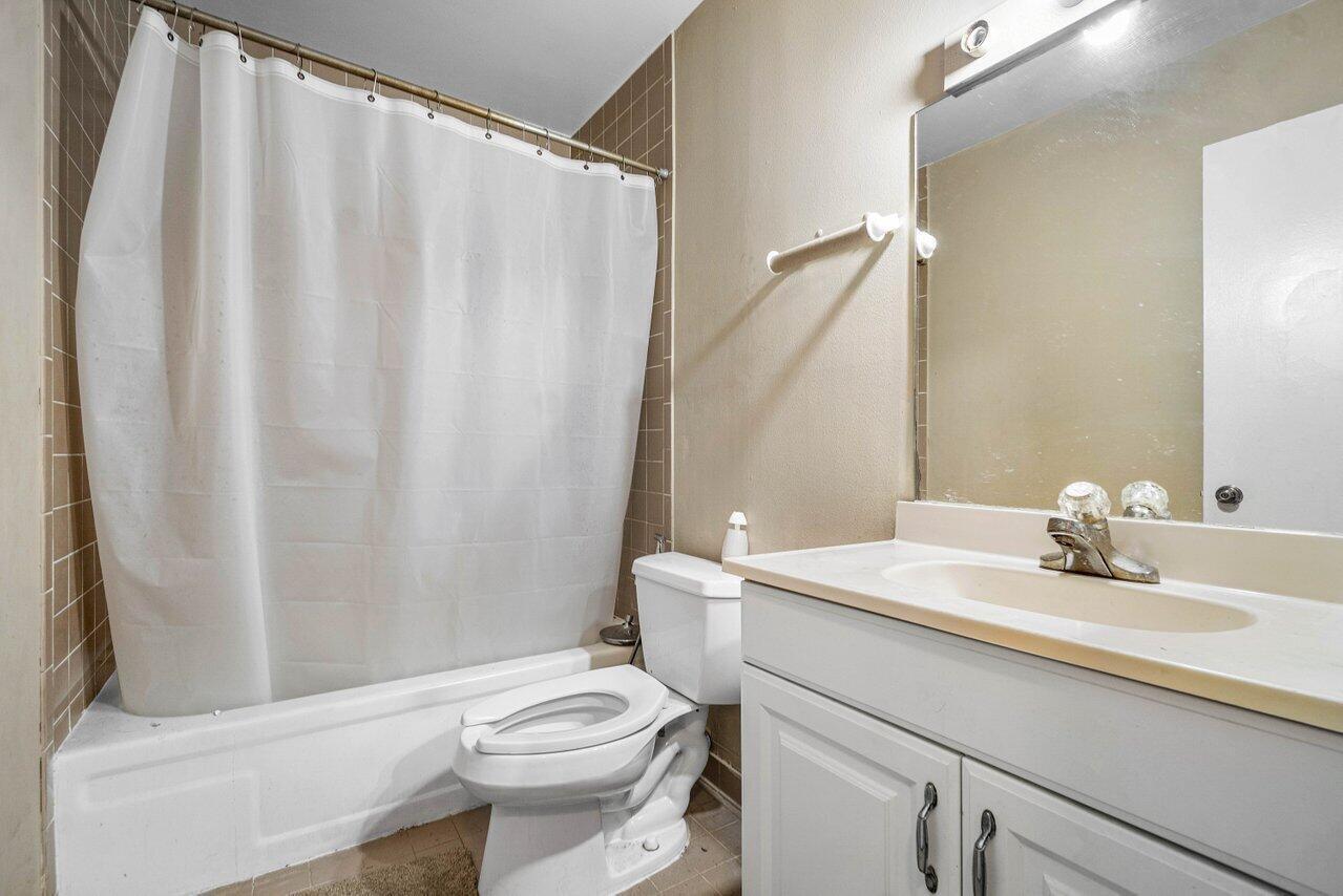 LANTANA PINES 1 SPORTSMENS CLUB - Residential Lease