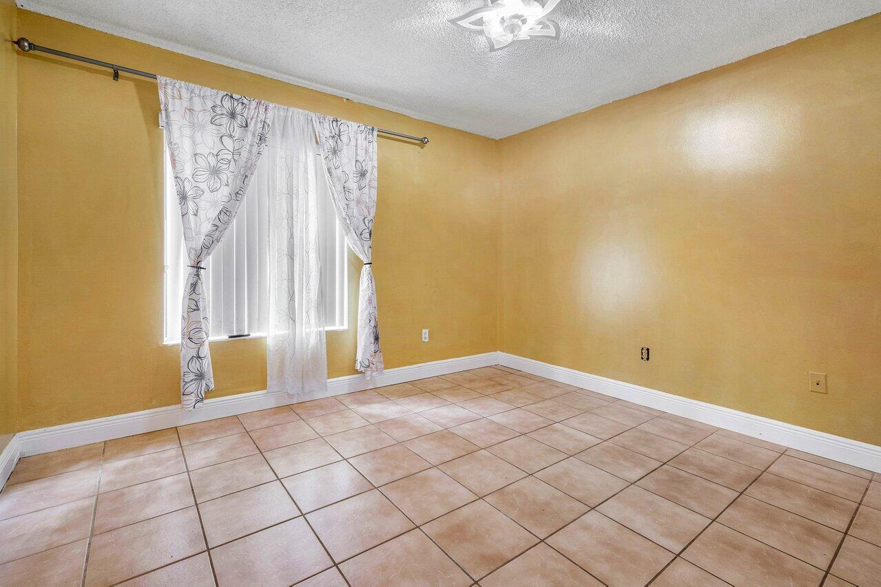 LANTANA PINES 1 SPORTSMENS CLUB - Residential Lease