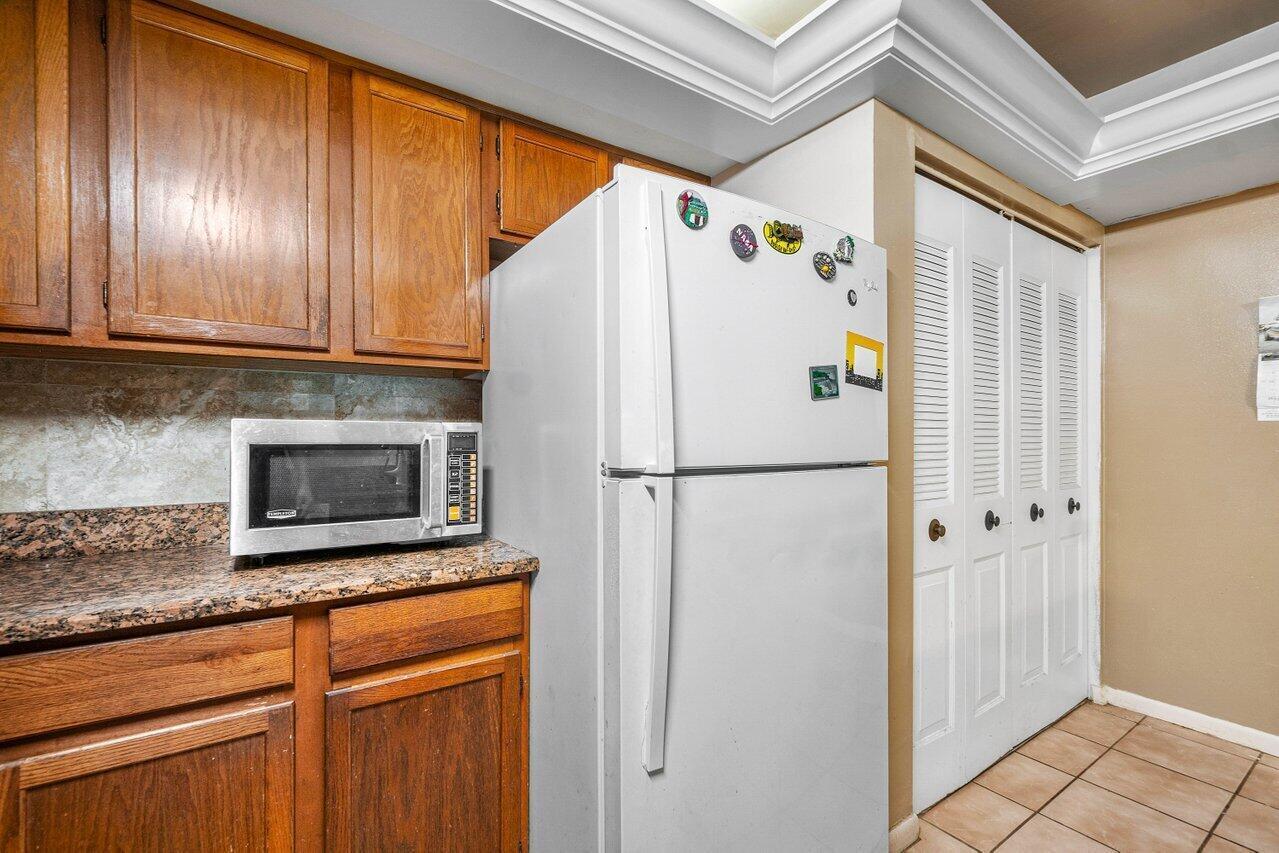 LANTANA PINES 1 SPORTSMENS CLUB - Residential Lease