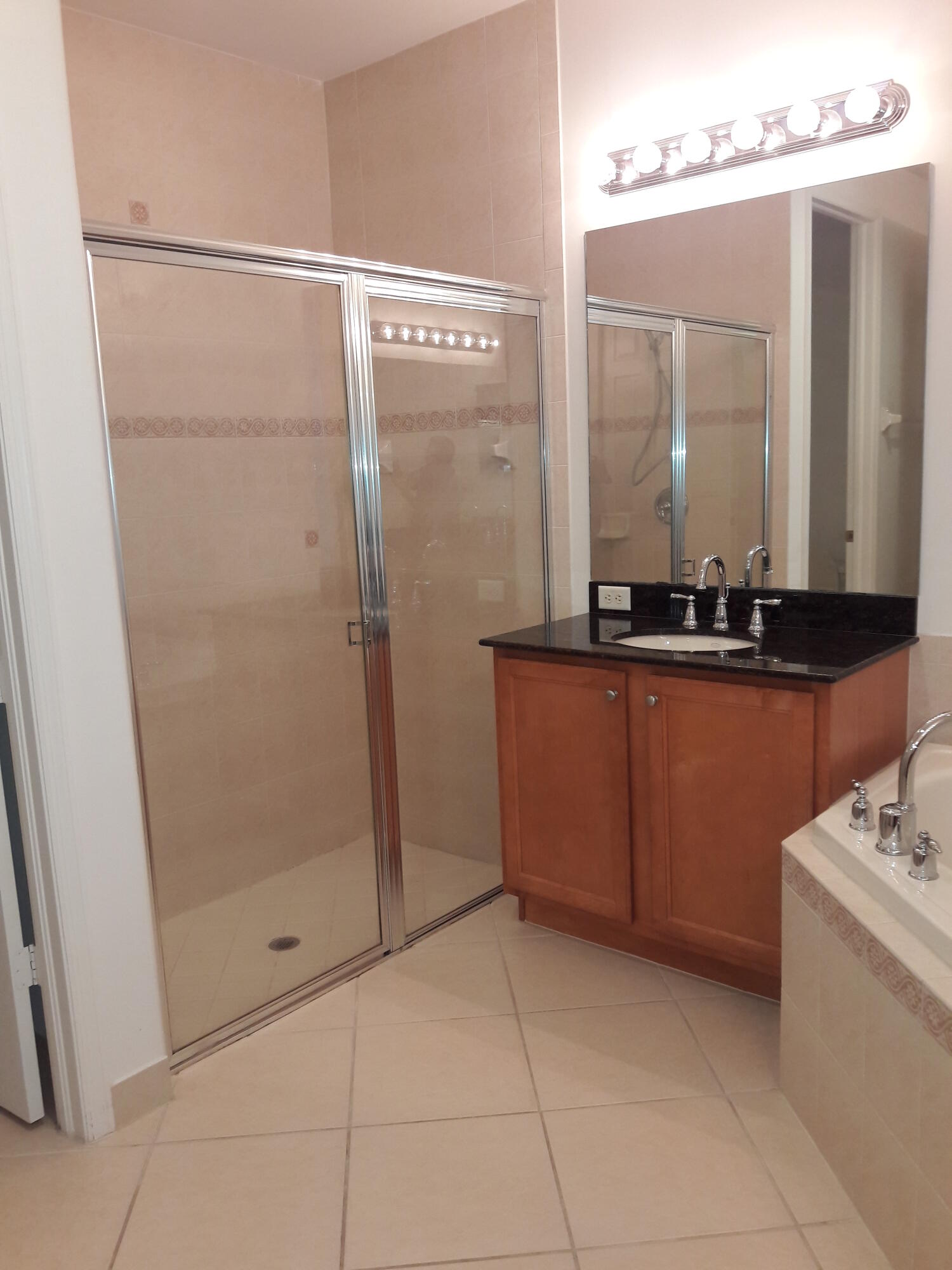 BOTANICA LAKES - Residential