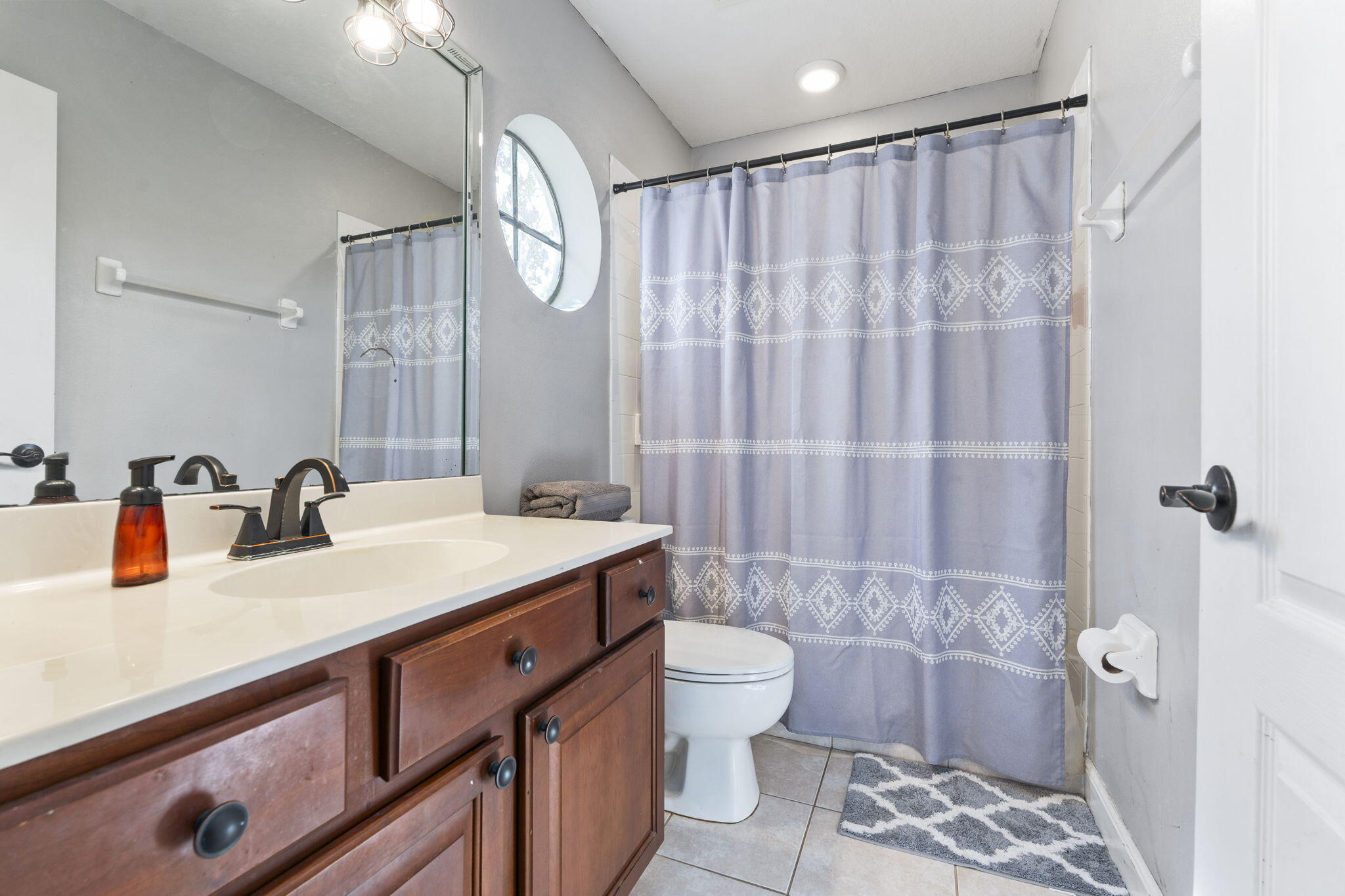 PALM LAKE GARDENS - Residential