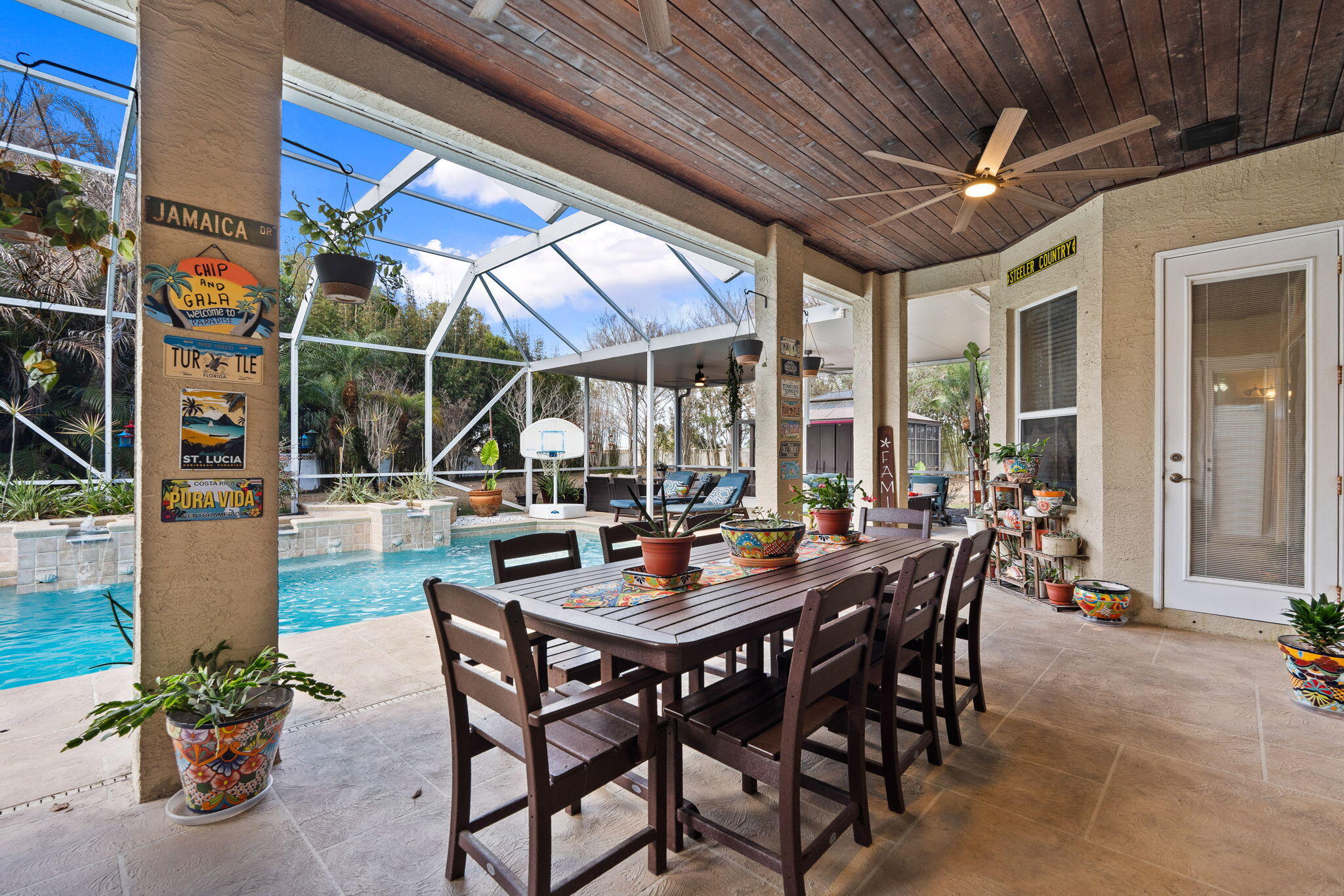 PALM LAKE GARDENS - Residential