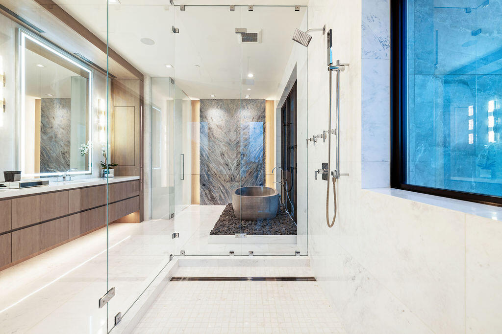 LE SANCTUAIRE CONDO - Residential