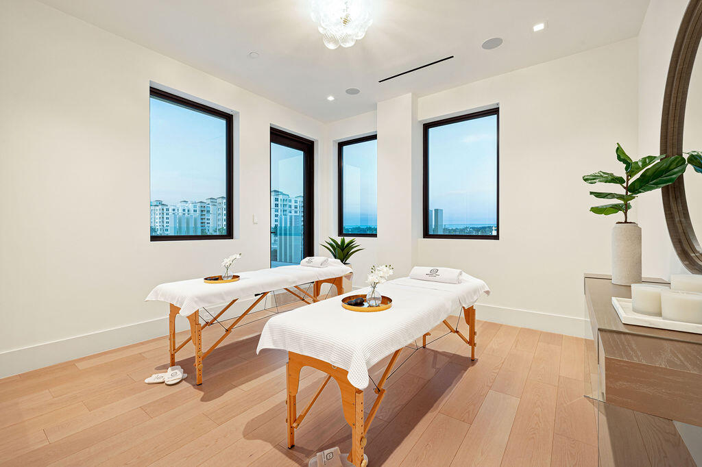 LE SANCTUAIRE CONDO - Residential