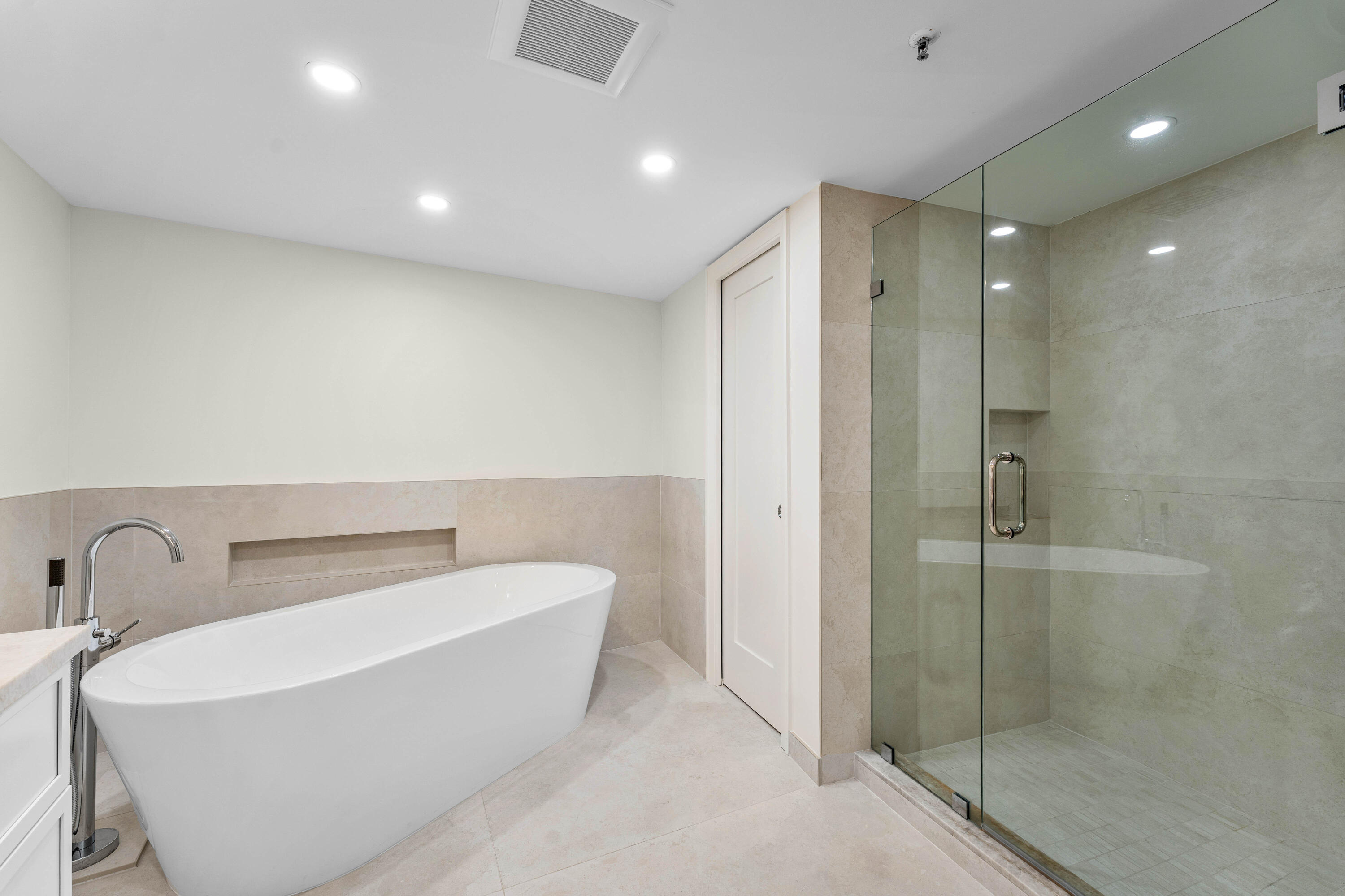 THIRTY-THREE SIXTY CONDO - Residential