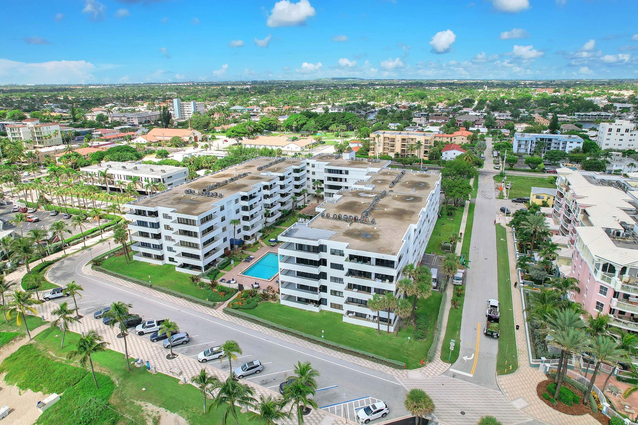 THE BEACH HOUSE CONDO - Residential