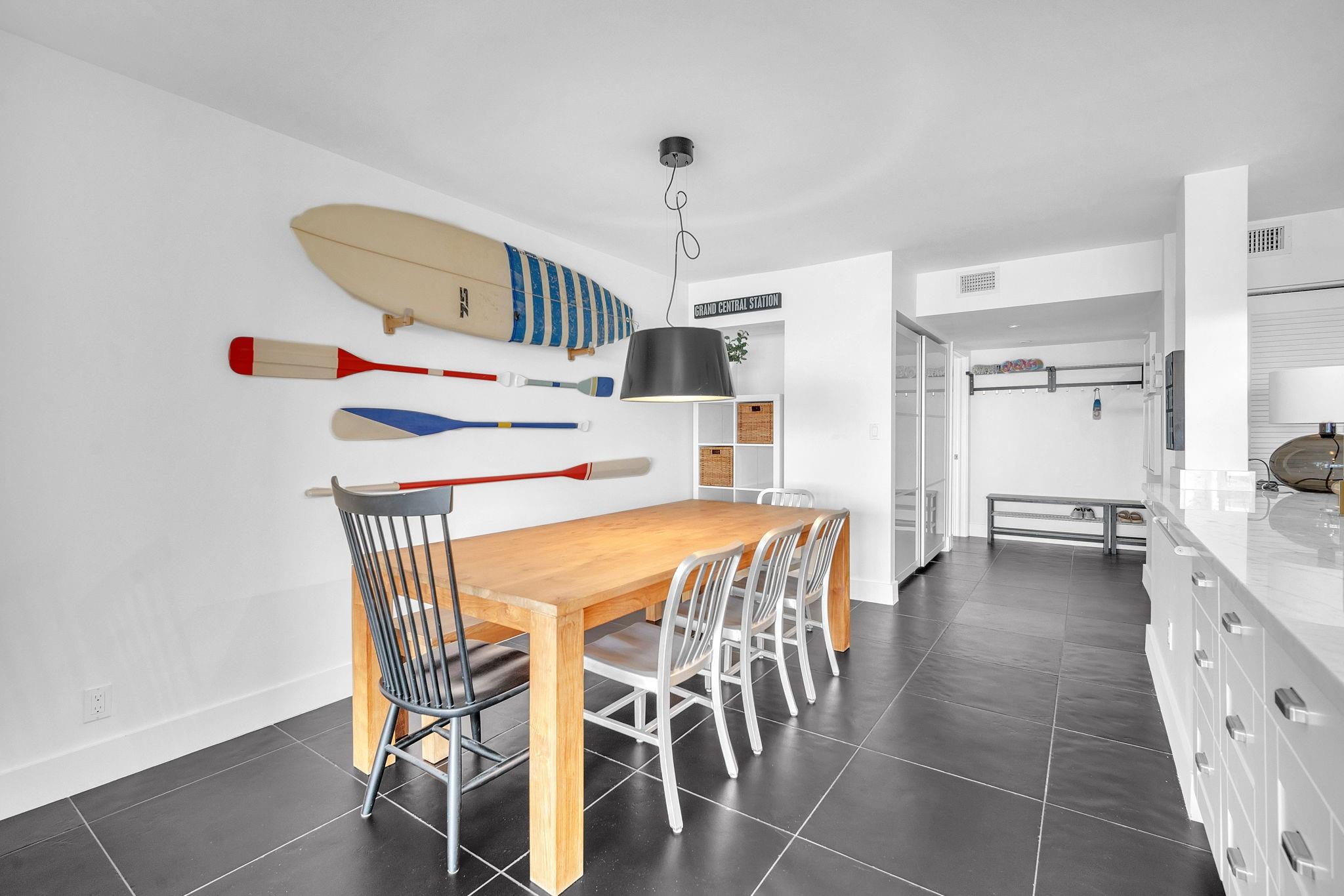 THE BEACH HOUSE CONDO - Residential
