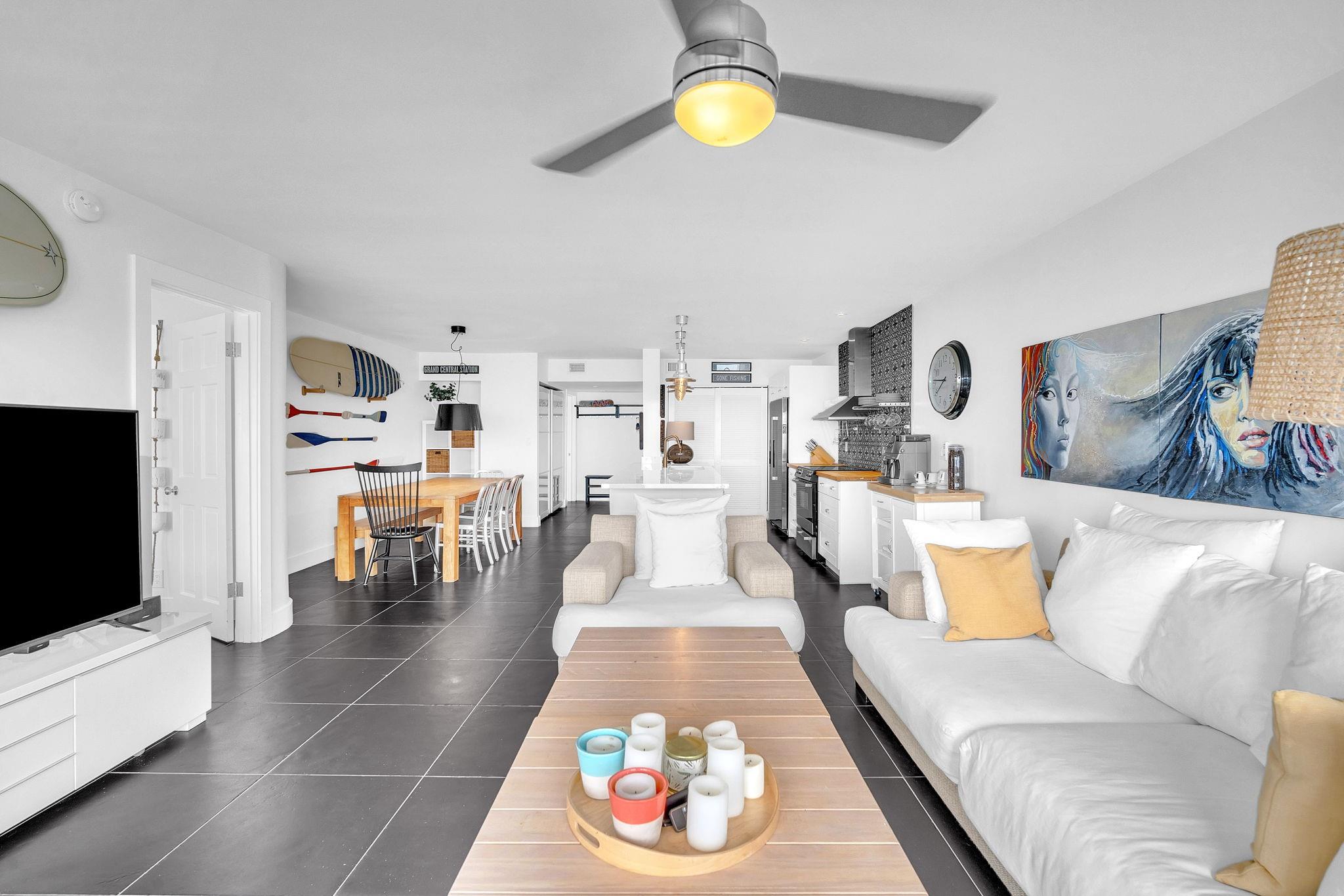 THE BEACH HOUSE CONDO - Residential