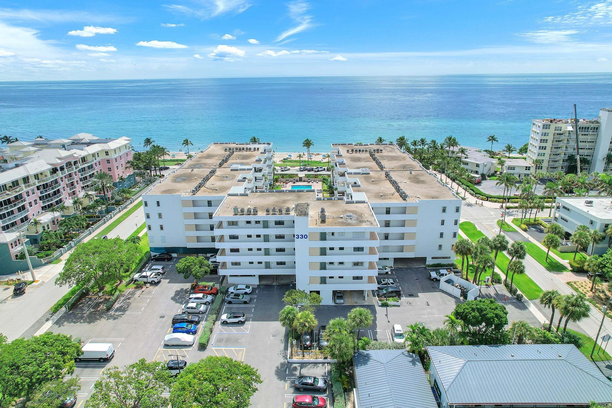 THE BEACH HOUSE CONDO - Residential