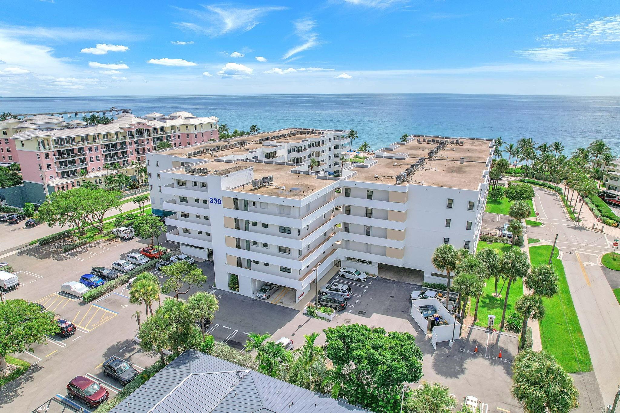 THE BEACH HOUSE CONDO - Residential
