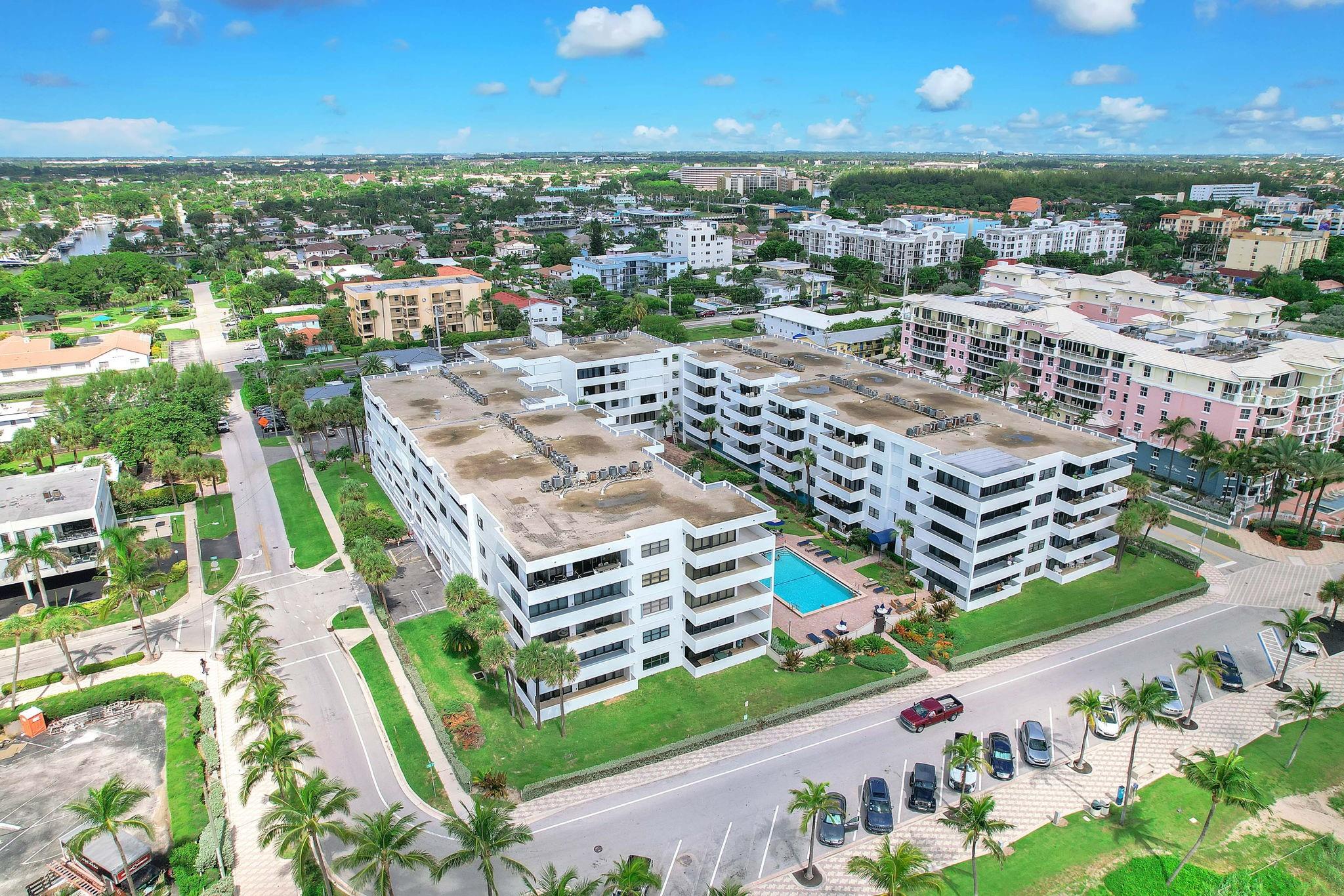 THE BEACH HOUSE CONDO - Residential