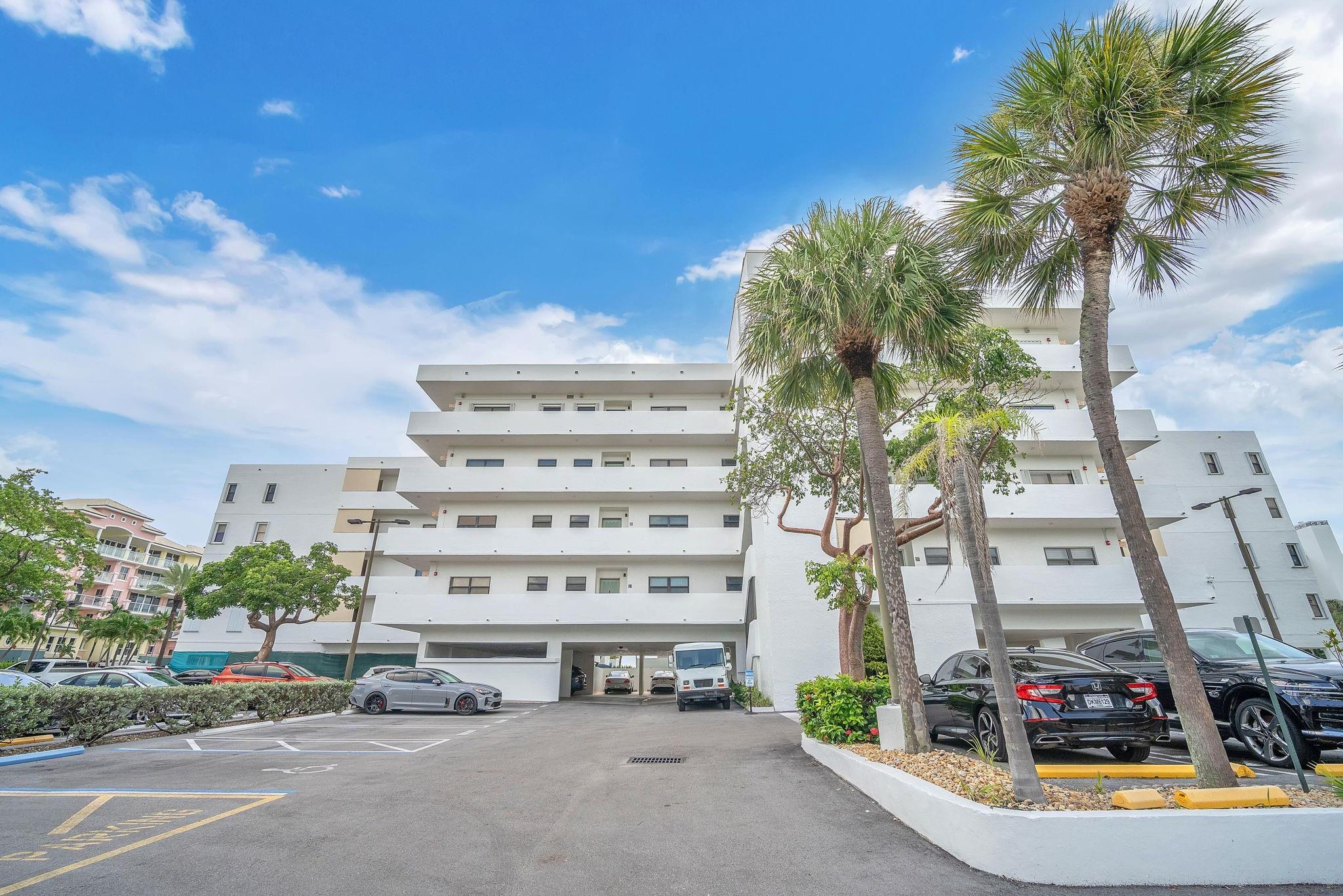 THE BEACH HOUSE CONDO - Residential