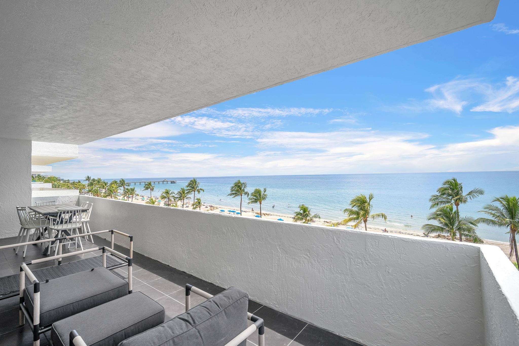 THE BEACH HOUSE CONDO - Residential