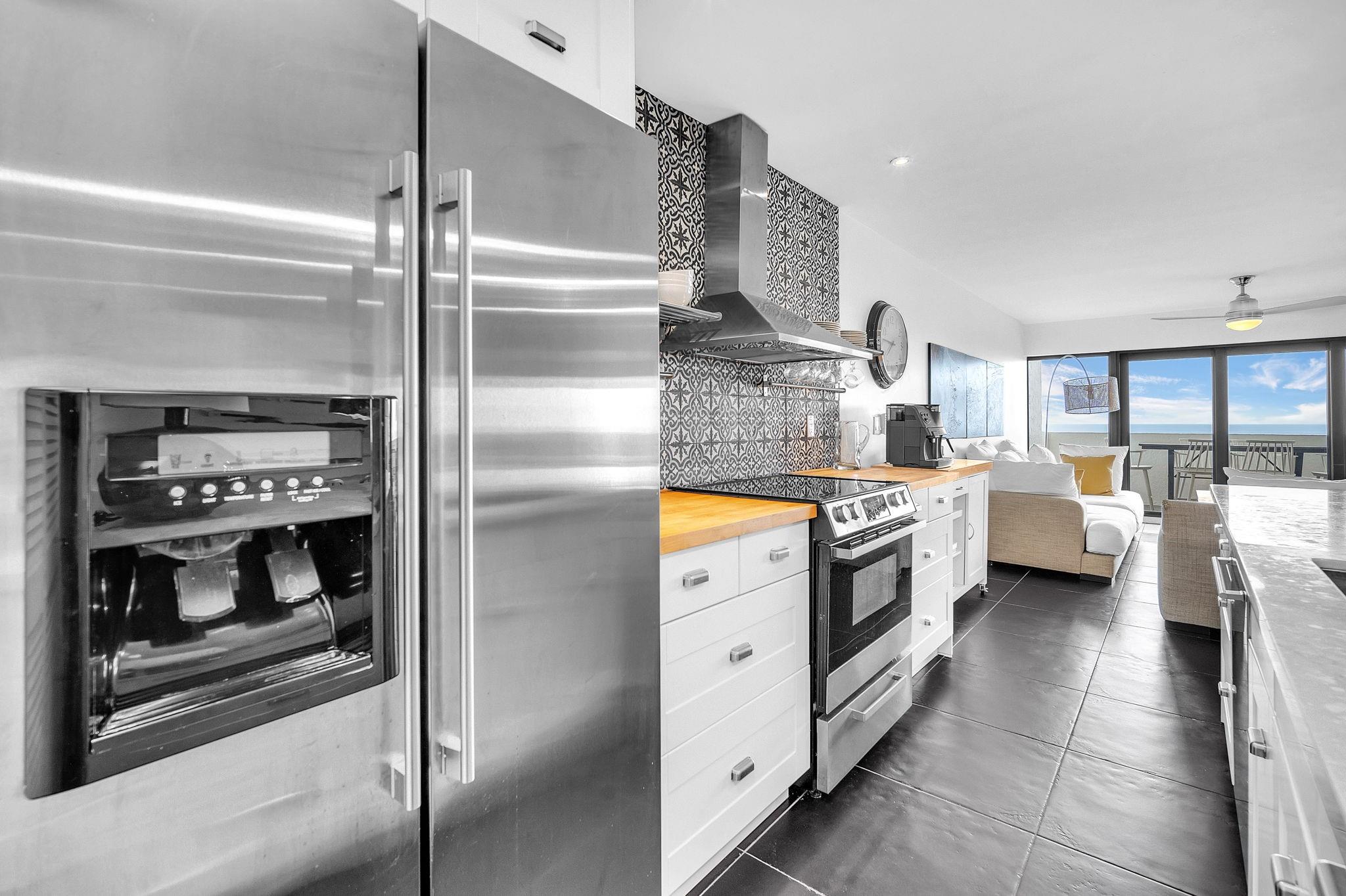 THE BEACH HOUSE CONDO - Residential
