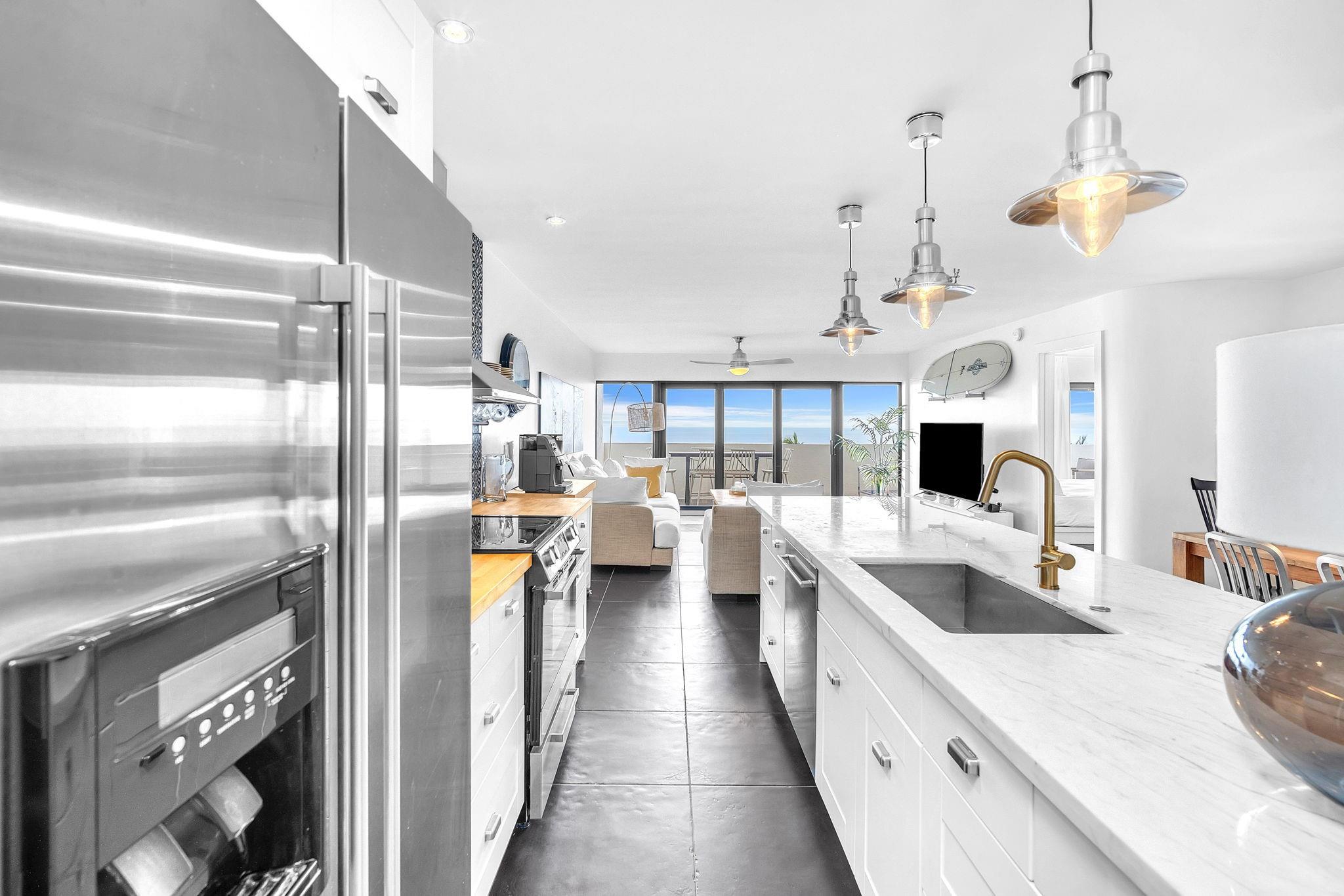 THE BEACH HOUSE CONDO - Residential