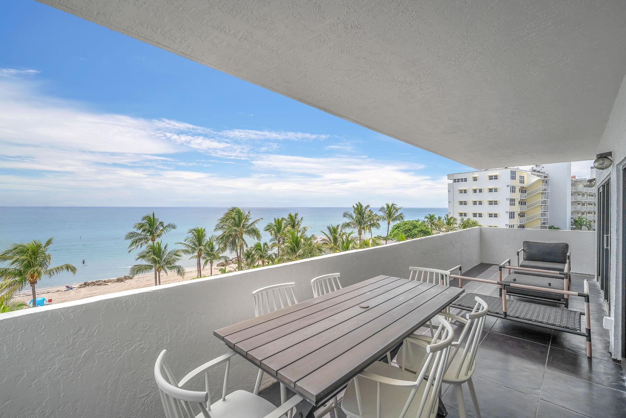 THE BEACH HOUSE CONDO - Residential