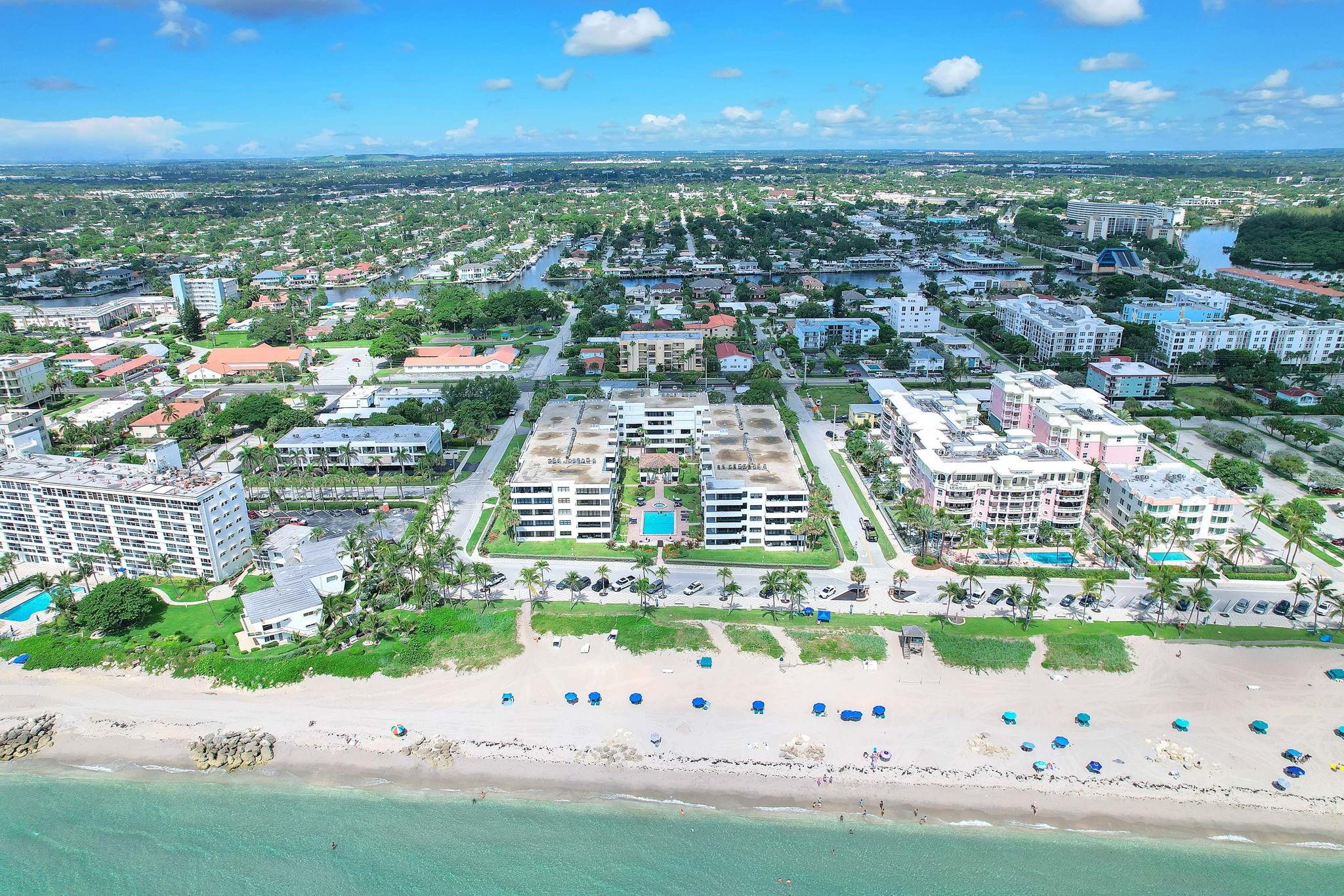 THE BEACH HOUSE CONDO - Residential