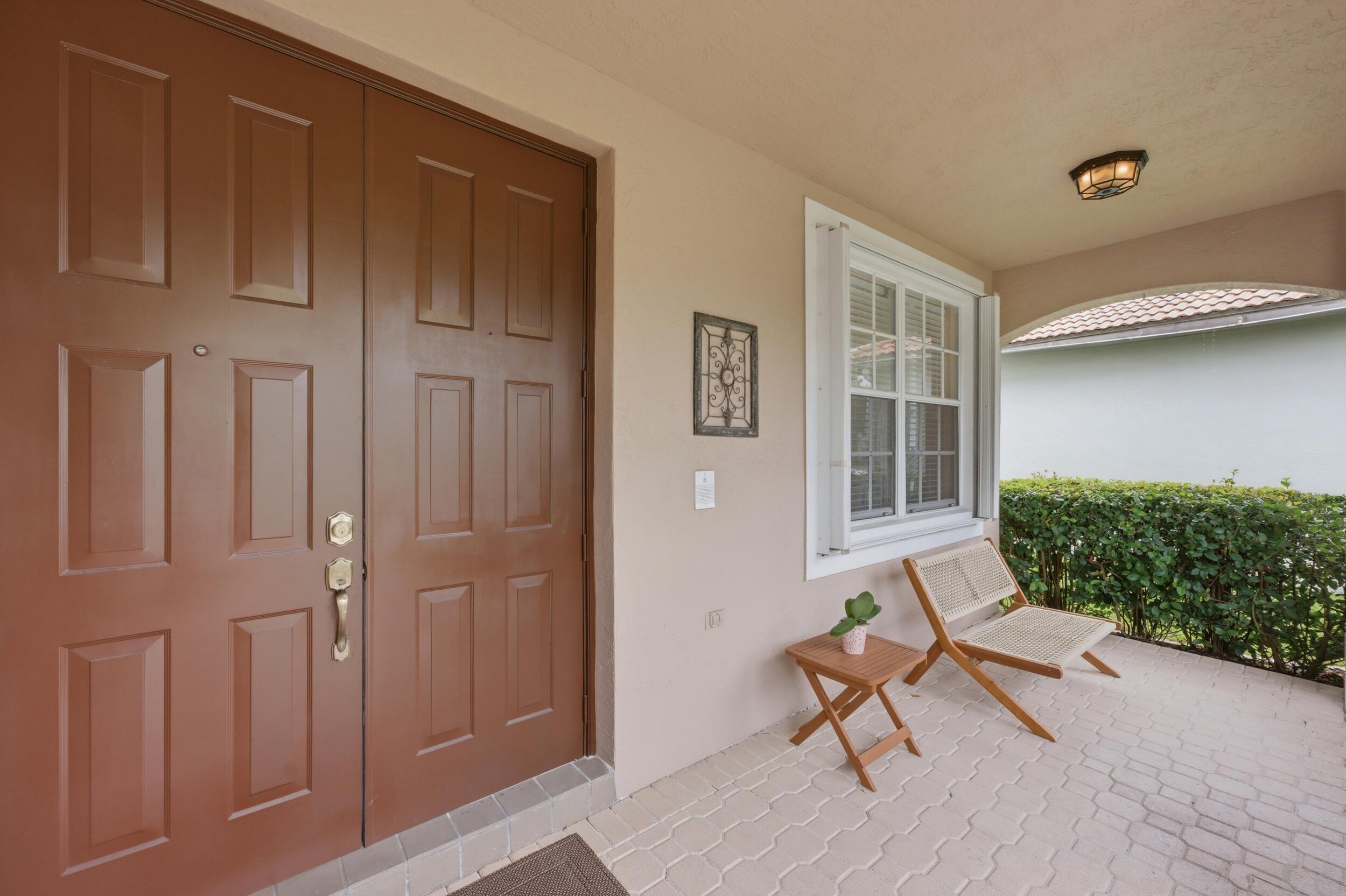 PEMBROKE SHORES - Residential