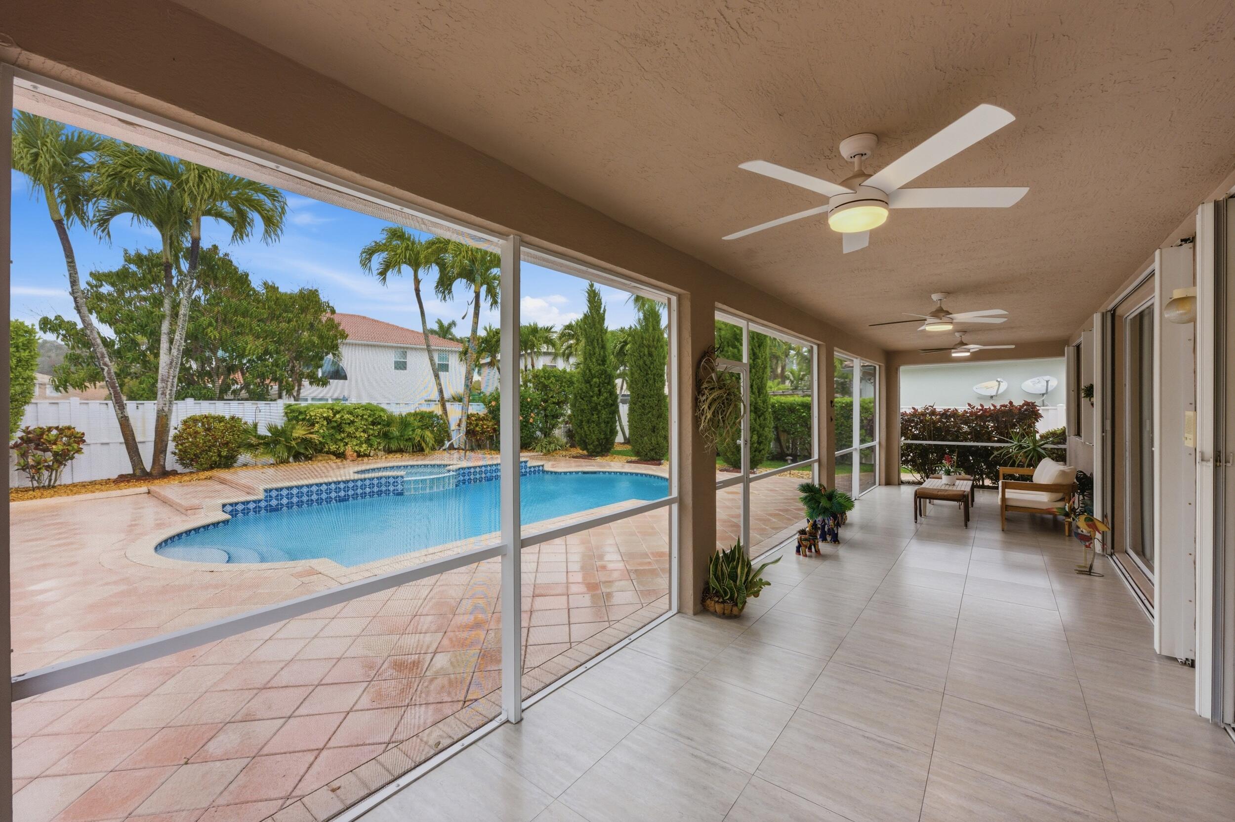 PEMBROKE SHORES - Residential