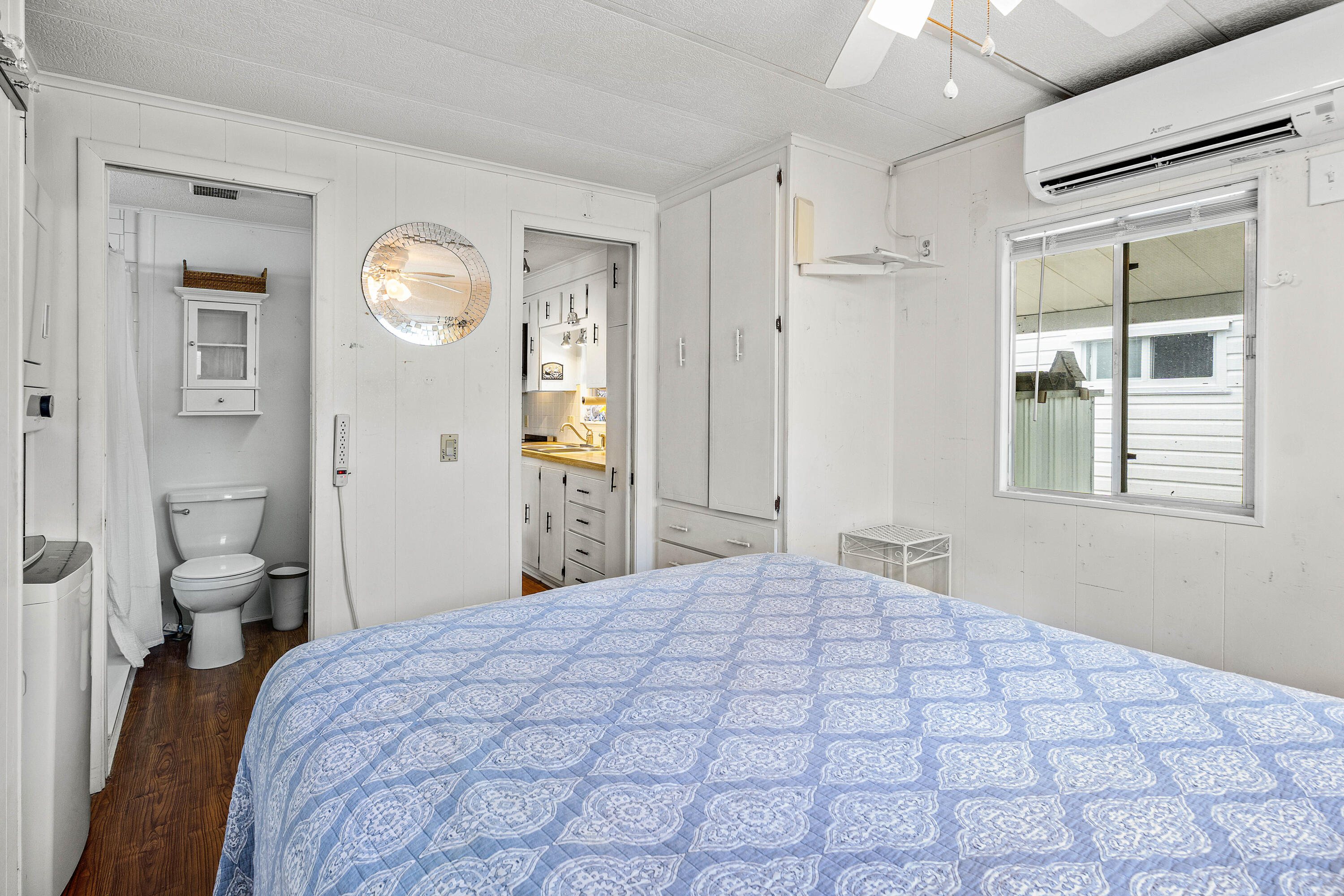 BRINY BREEZES INC - Residential Lease
