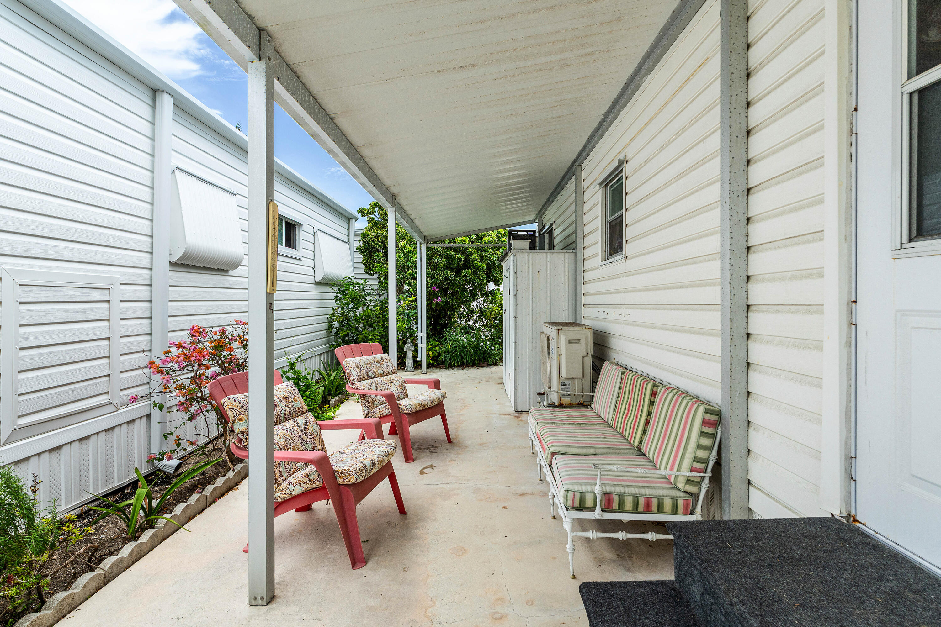 BRINY BREEZES INC - Residential Lease