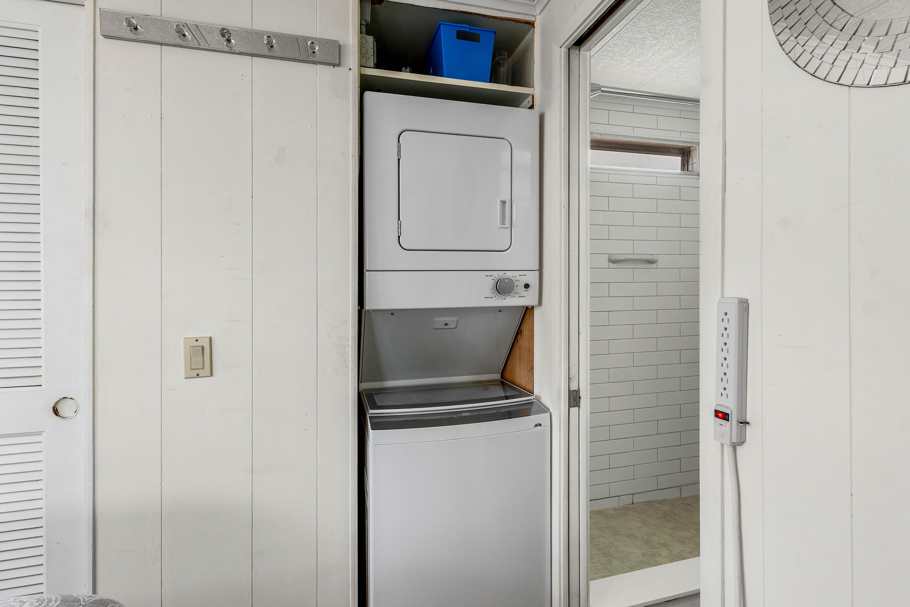 BRINY BREEZES INC - Residential Lease
