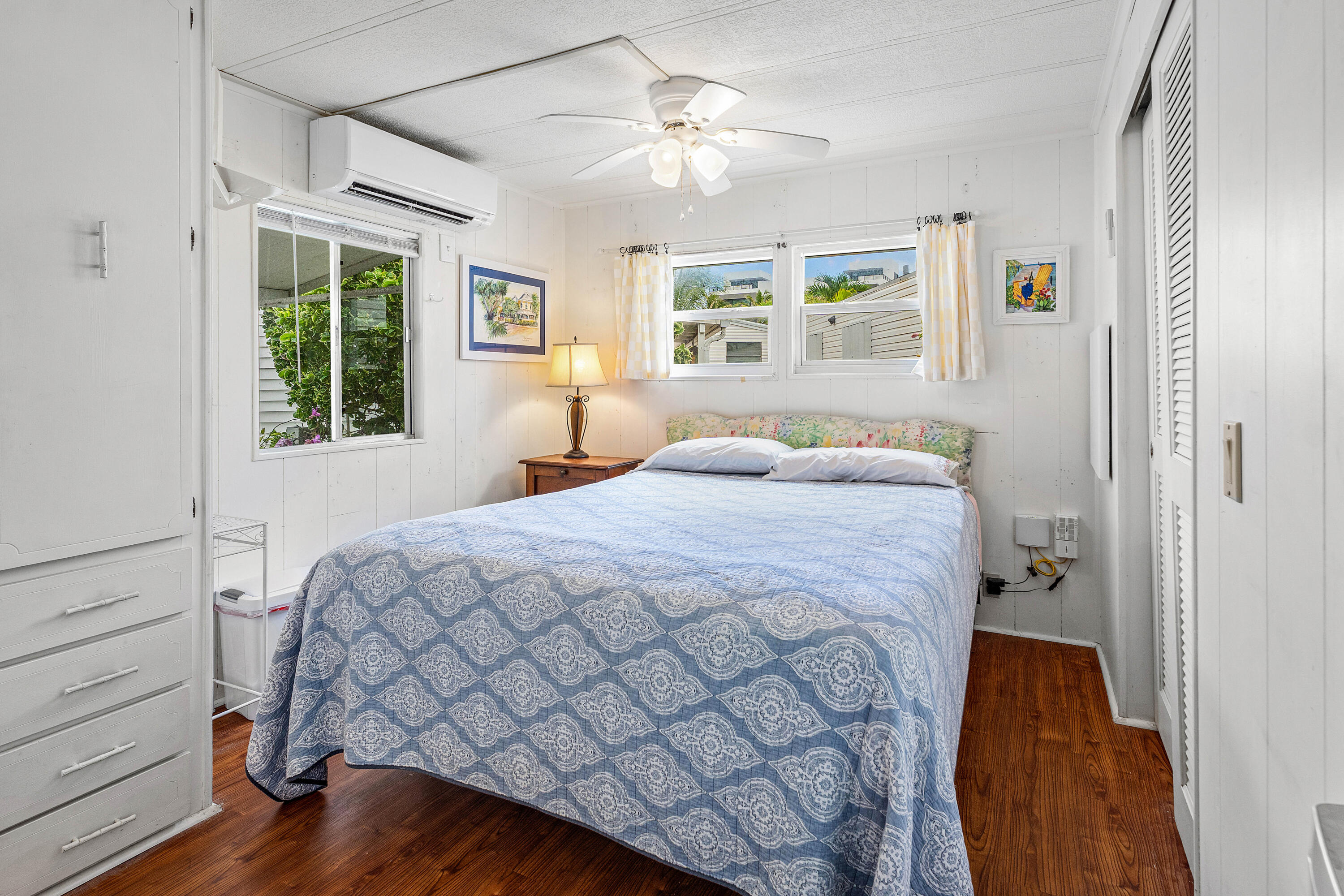 BRINY BREEZES INC - Residential Lease