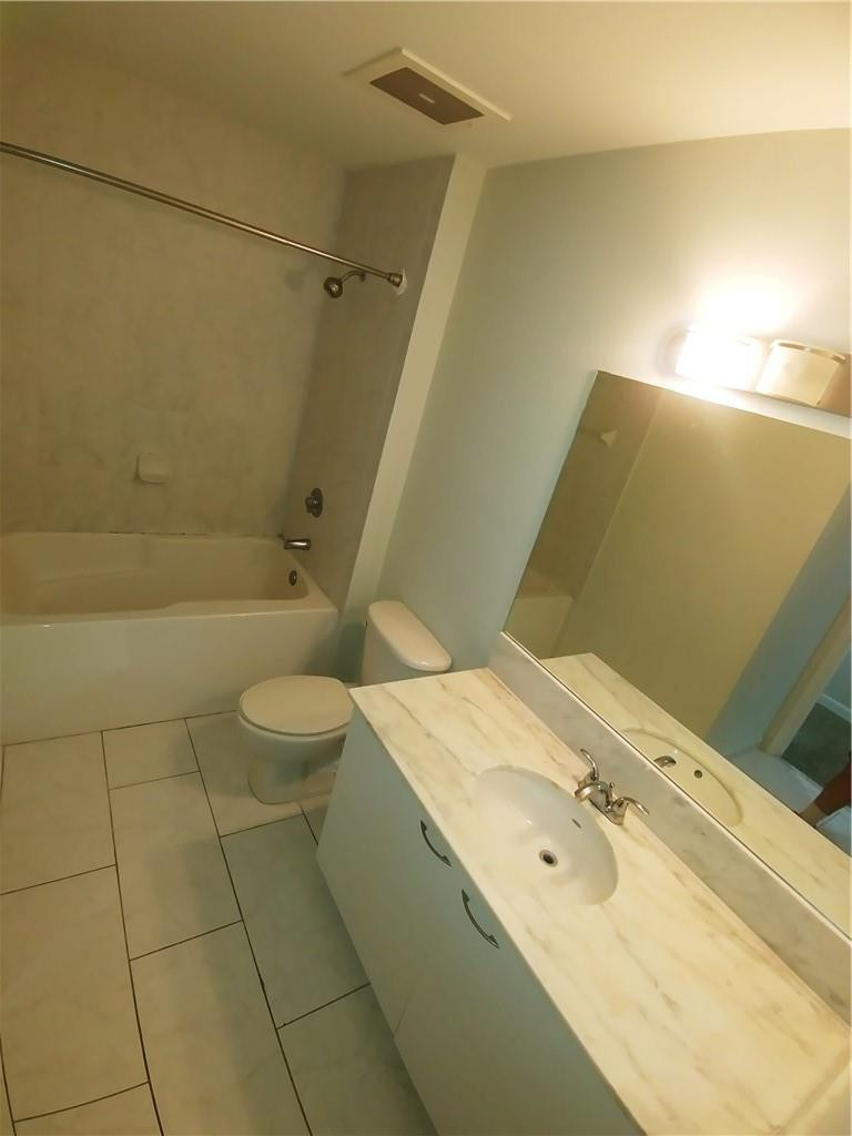 THE LOFT DOWNTOWN II CONDO - Residential Lease